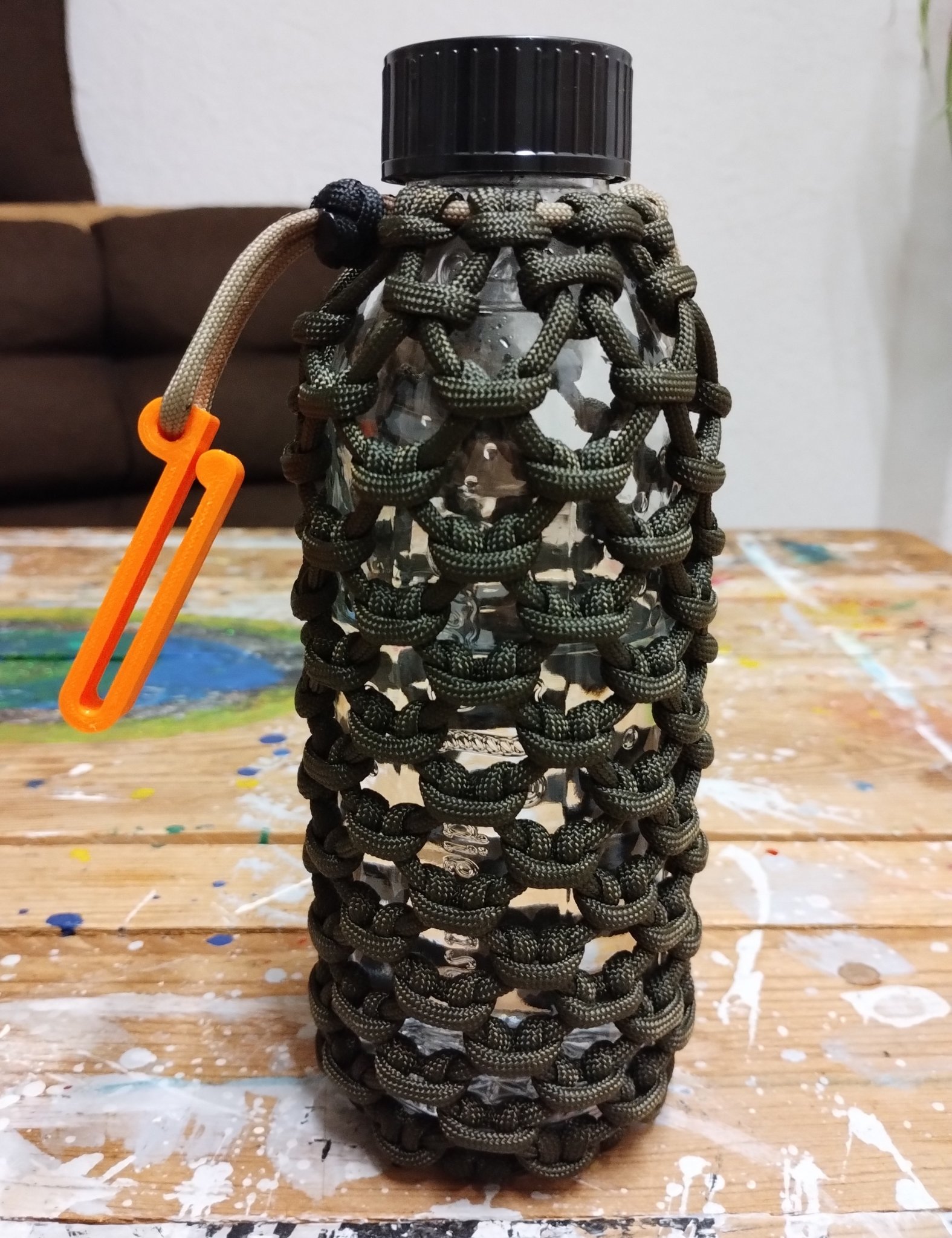 Kẹp dây đai cho bình nước nhỏ dùng paracord