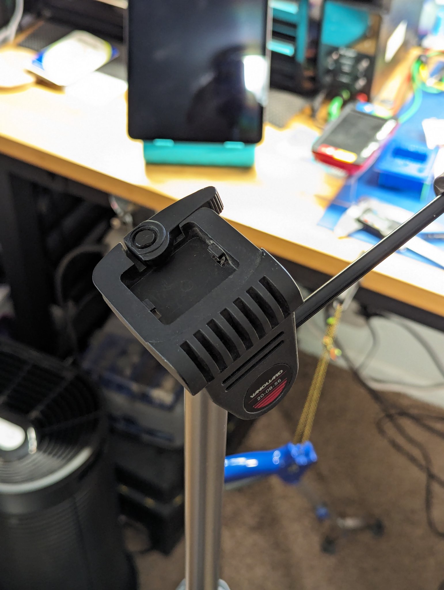 Bộ chuyển đổi đầu tripod Vanguard Mini K