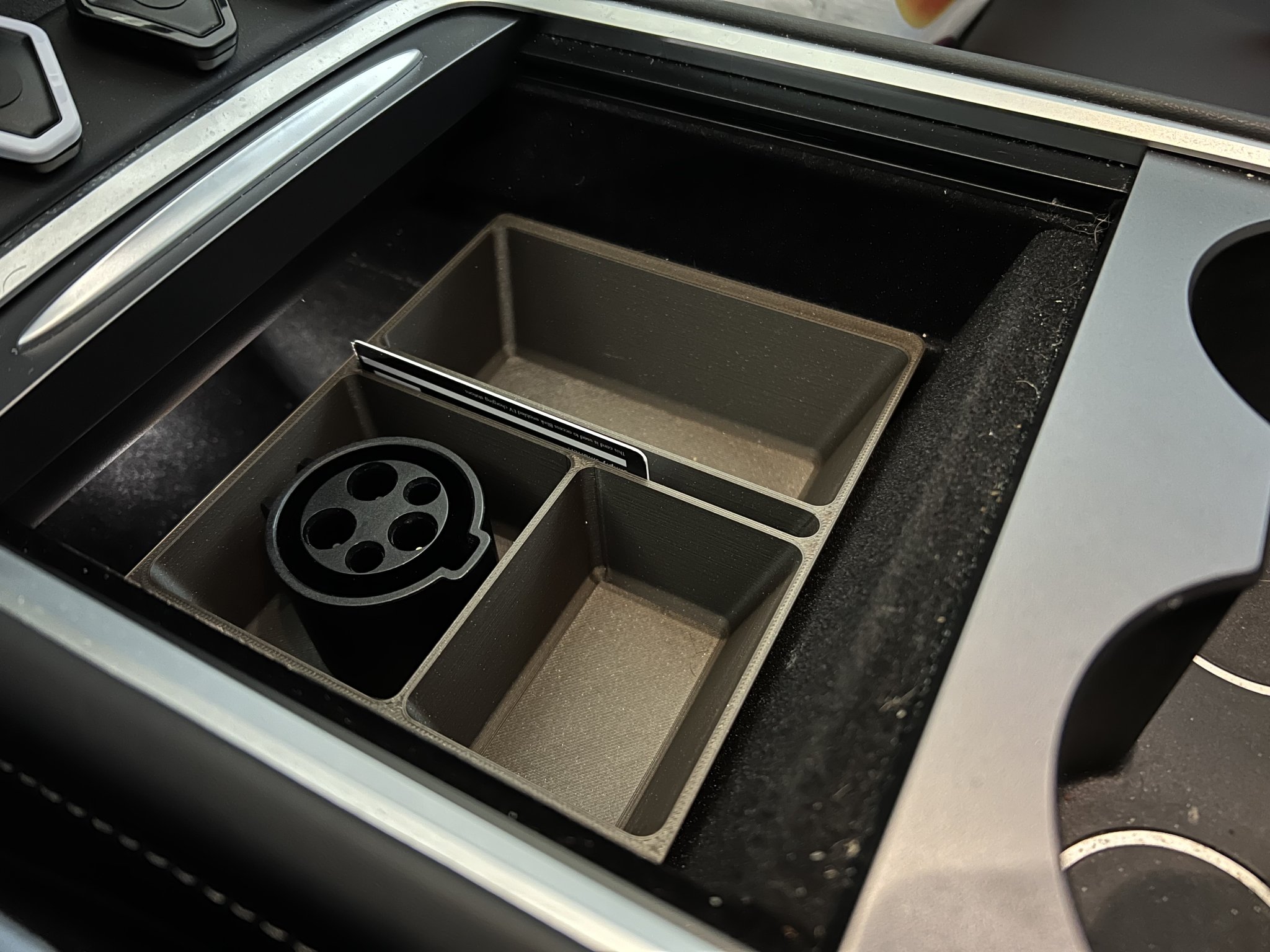 Khay tổ chức trung tâm cho Tesla Model 3 và Y