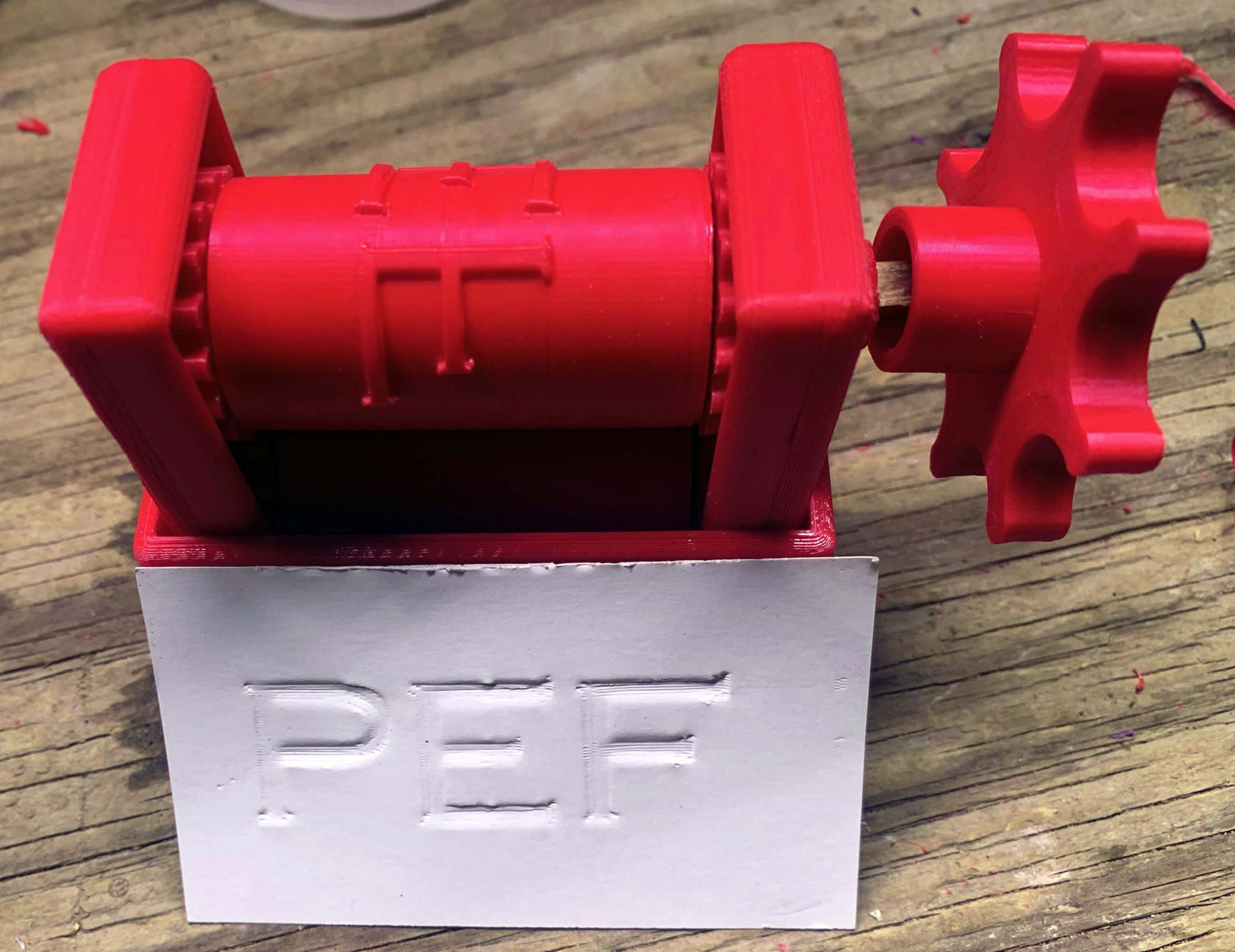 Máy ép dấu danh thiếp PEF với con lăn có thể thay thế