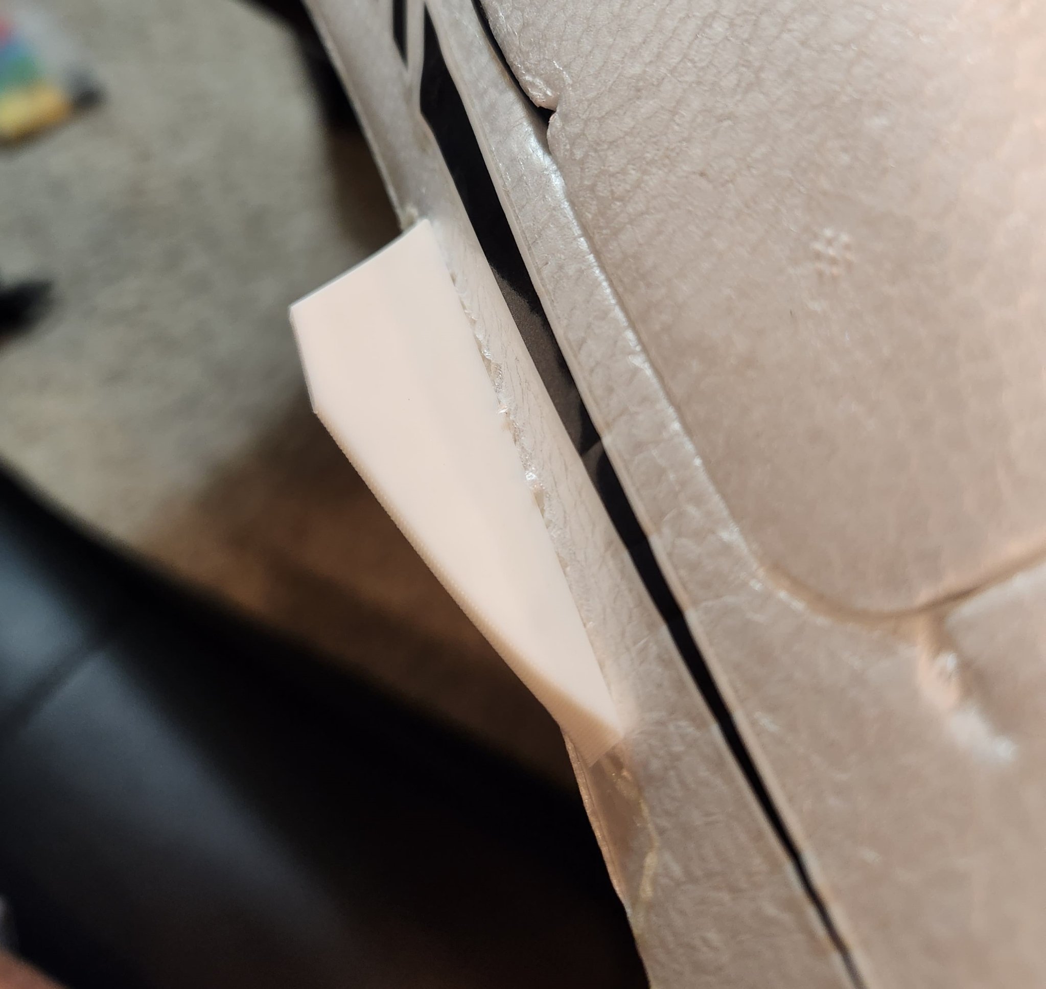 Cánh trước cho Atomrc Dolphin bị hỏng