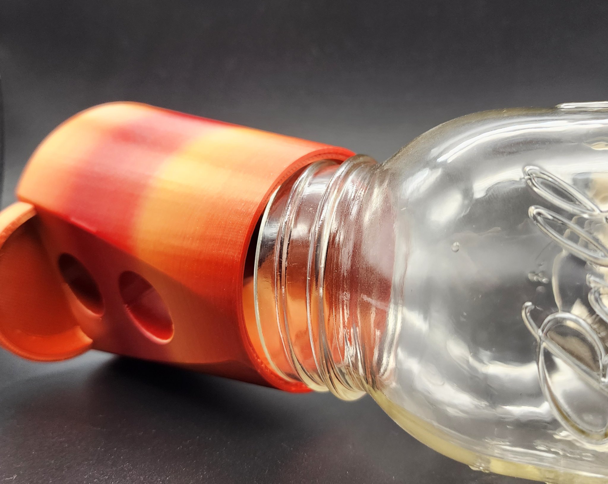 Máy phân phát kẹo gắn vào lọ Mason thường