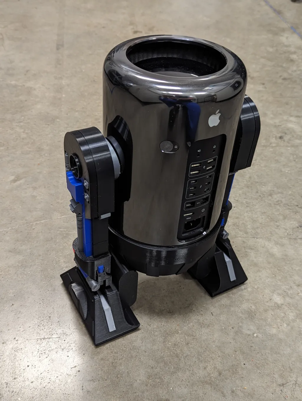 Chuyển đổi Astromech Đế Đế Imperium cho Mac Pro 2013