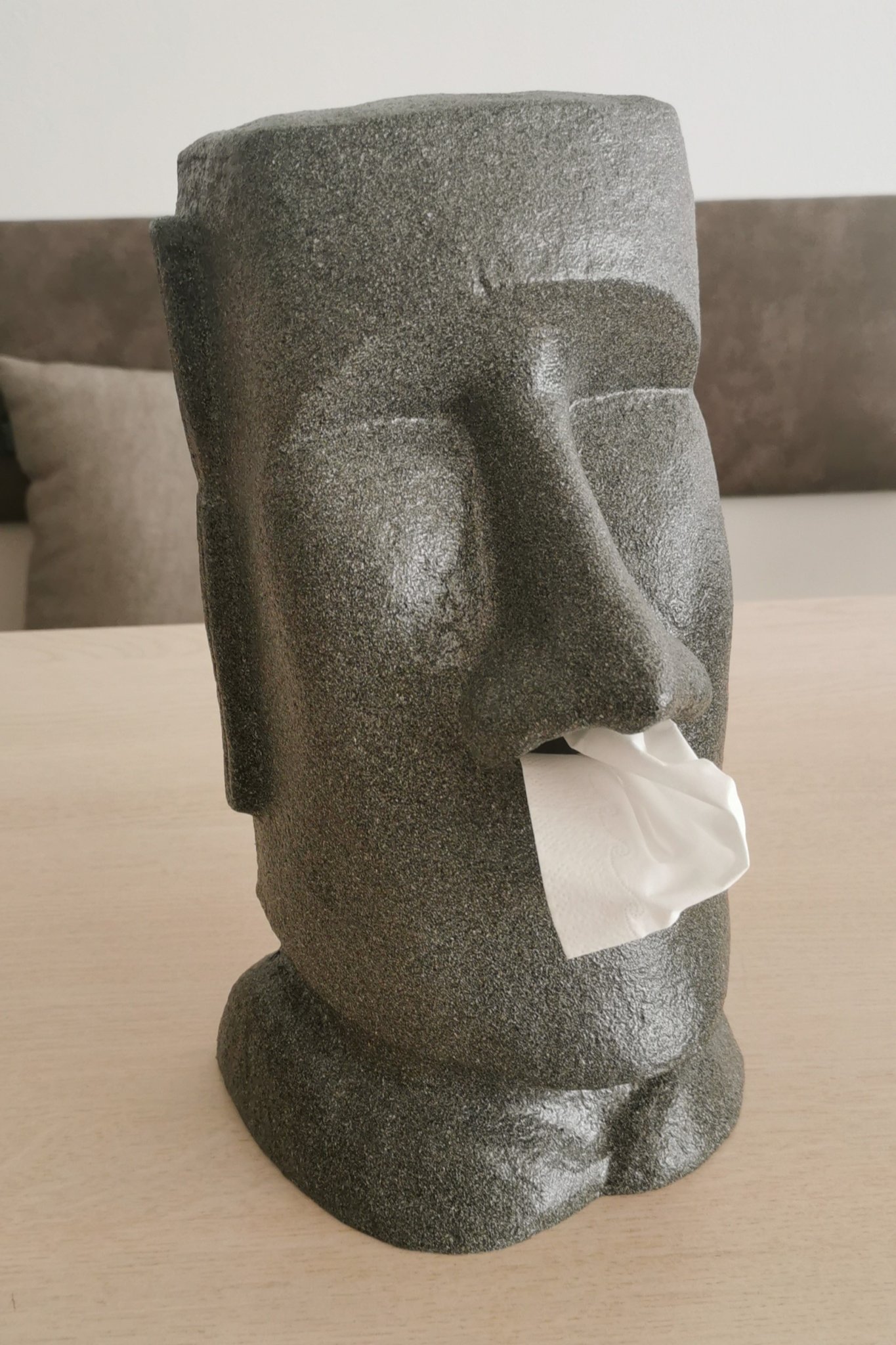 Máy phân phối khăn giấy Moai với thiết kế dễ lắp ráp