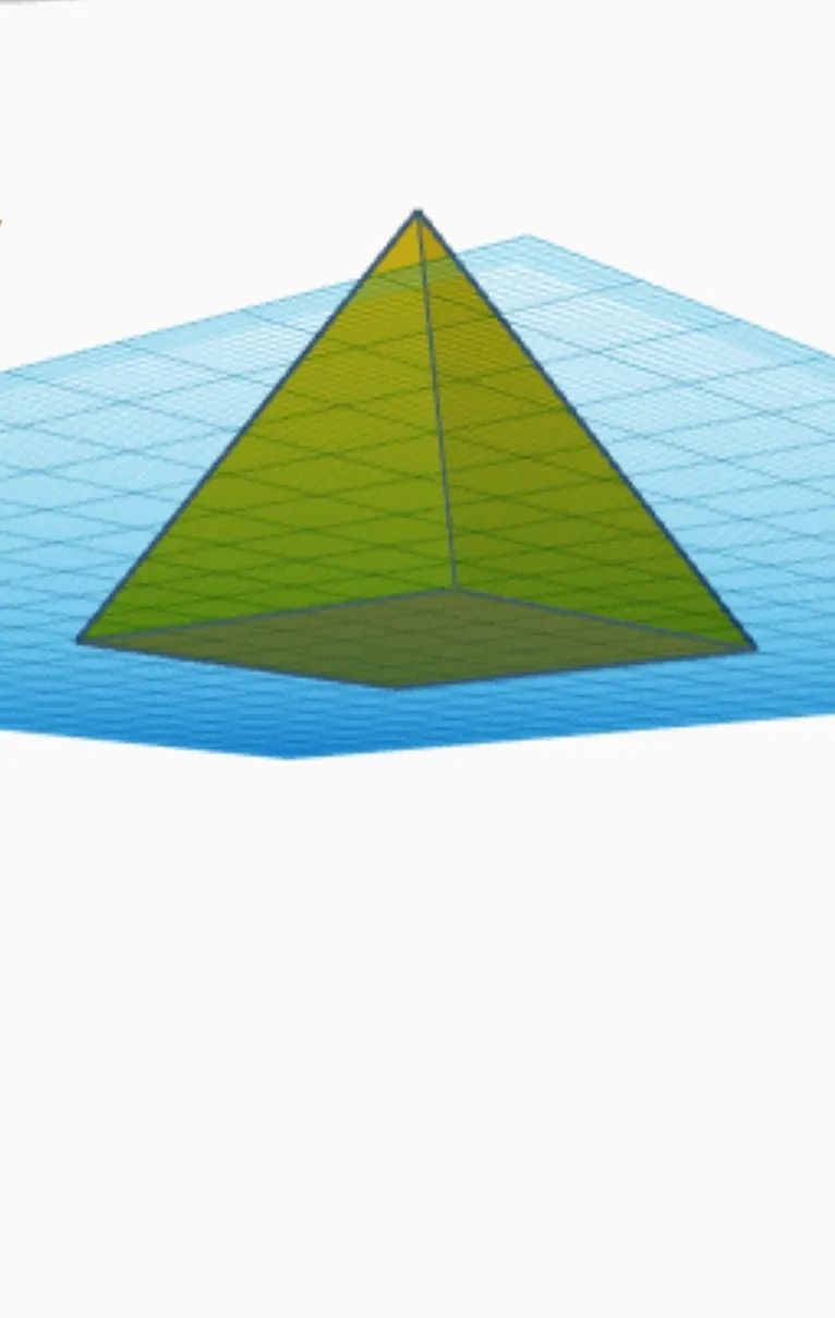 Kim tự tháp 3D với thiết kế nhọn đặc trưng