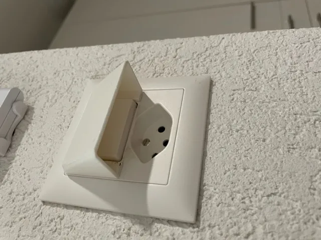 Nắp che công tắc đèn chống nhấn nhầm