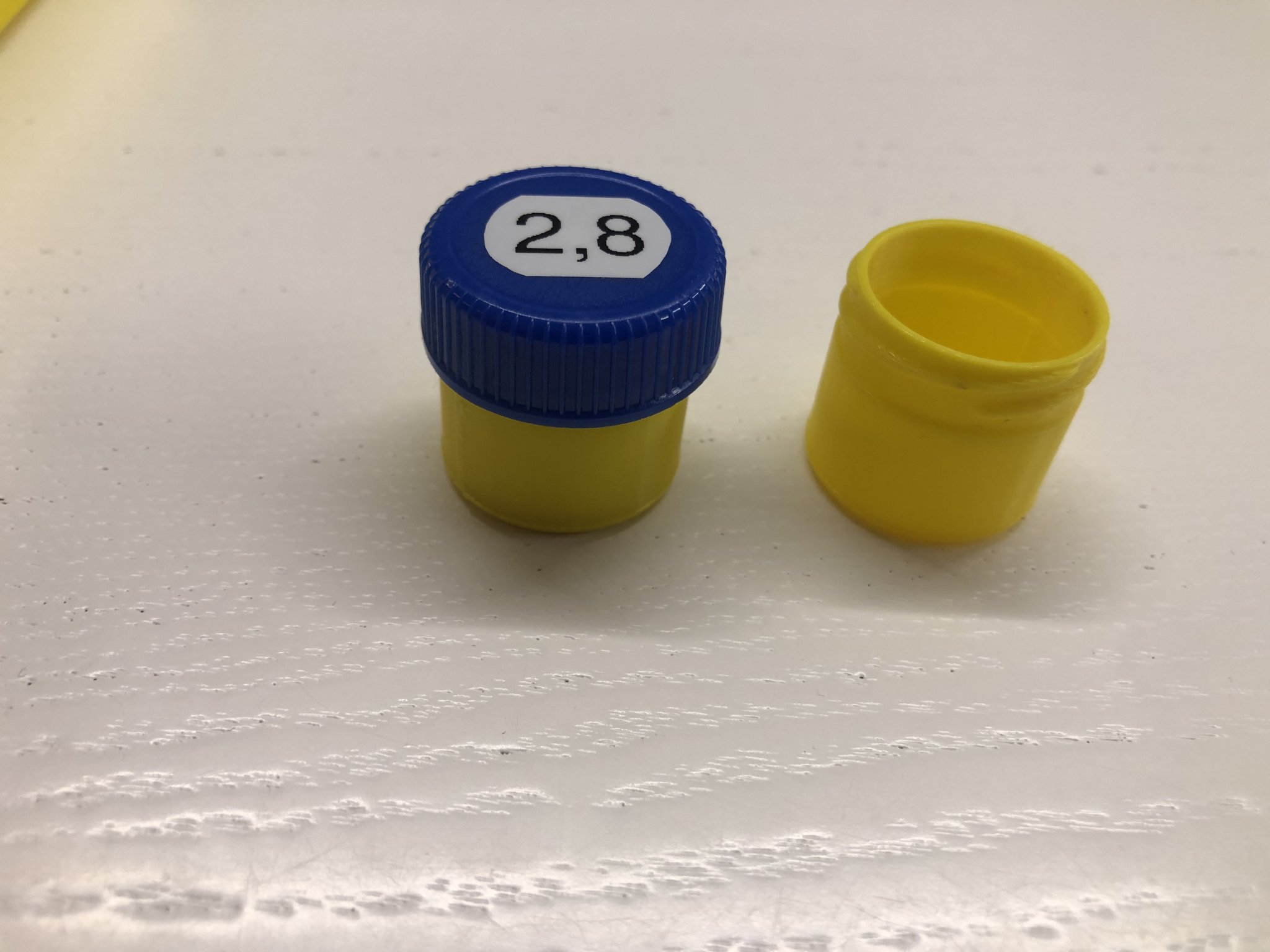 Hộp chứa nắp sữa Pilos từ Lidl