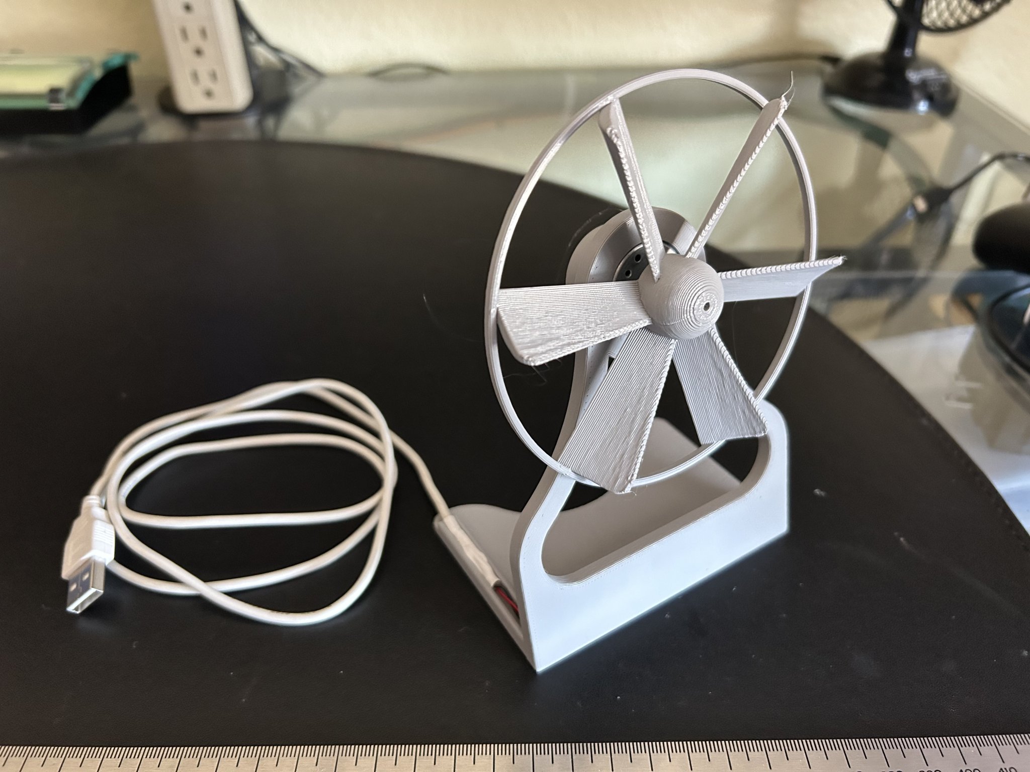 Quạt bàn nhỏ chạy bằng USB cho không gian làm việc