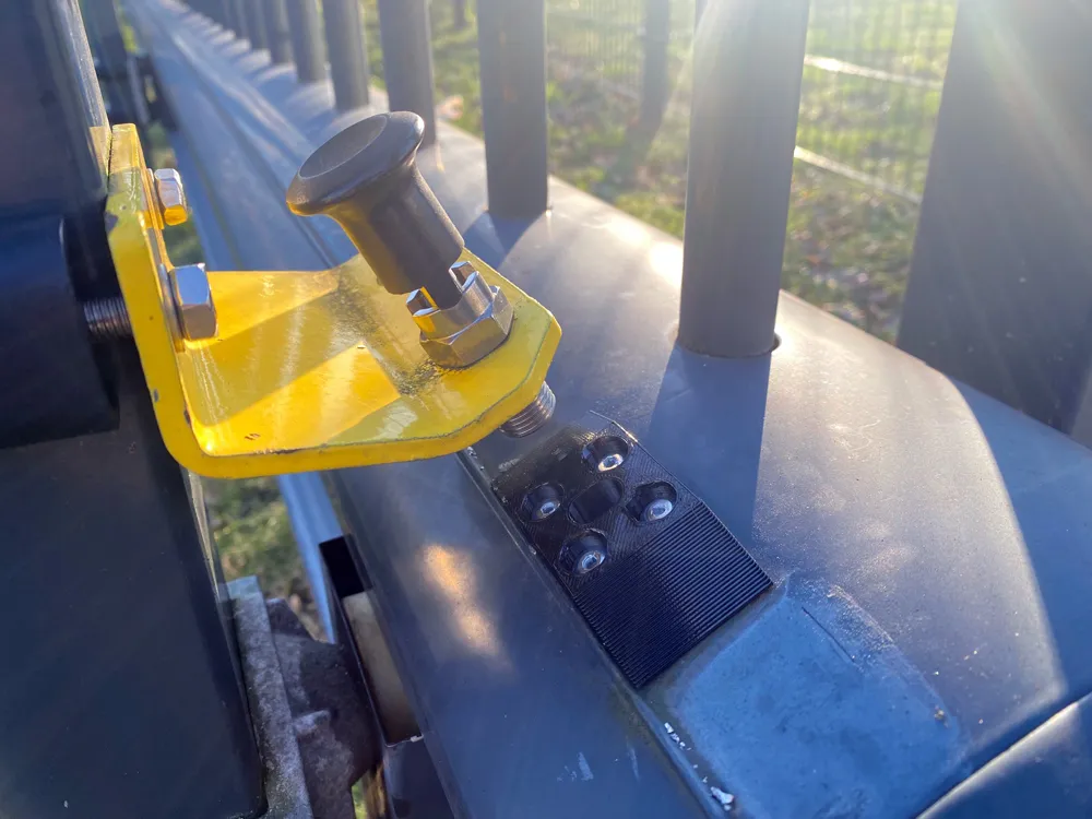 Bộ phận giữ pin cho cổng cuốn HERAS