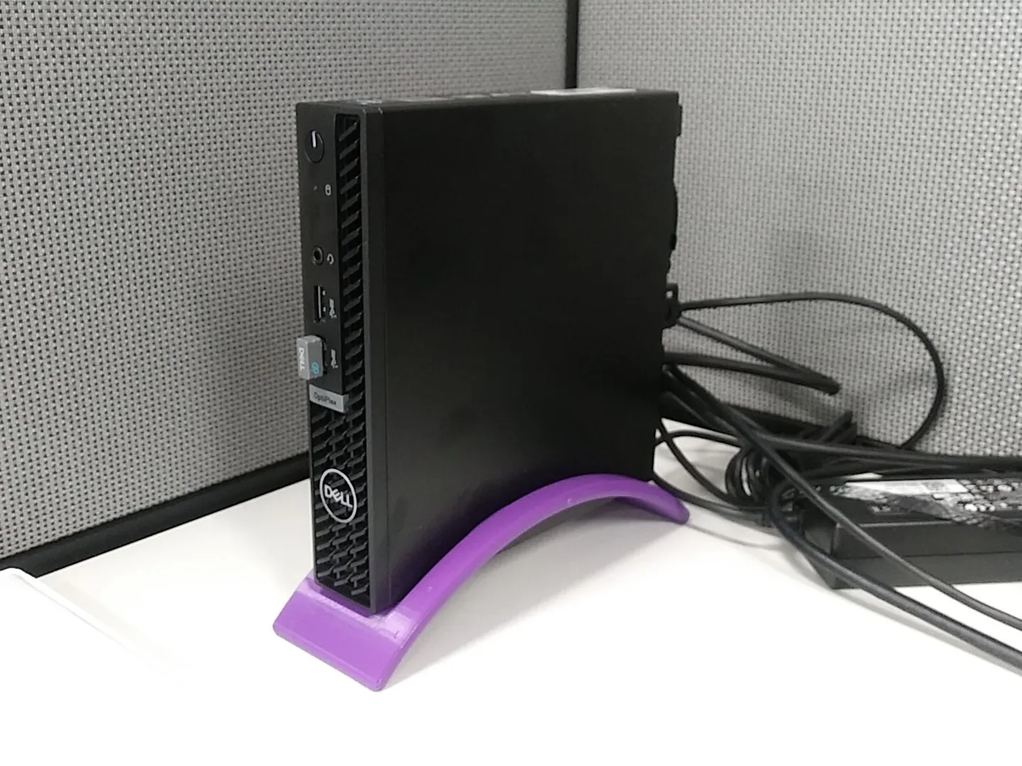 Giá đỡ đứng cho mini PC Optiplex