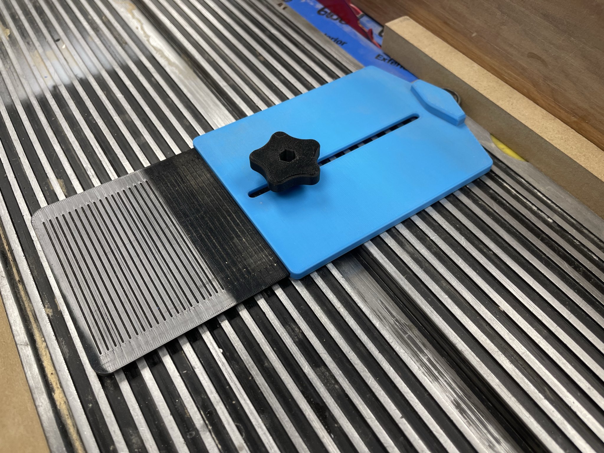 Giá đỡ cắt gỗ mỏng cho máy cưa bàn