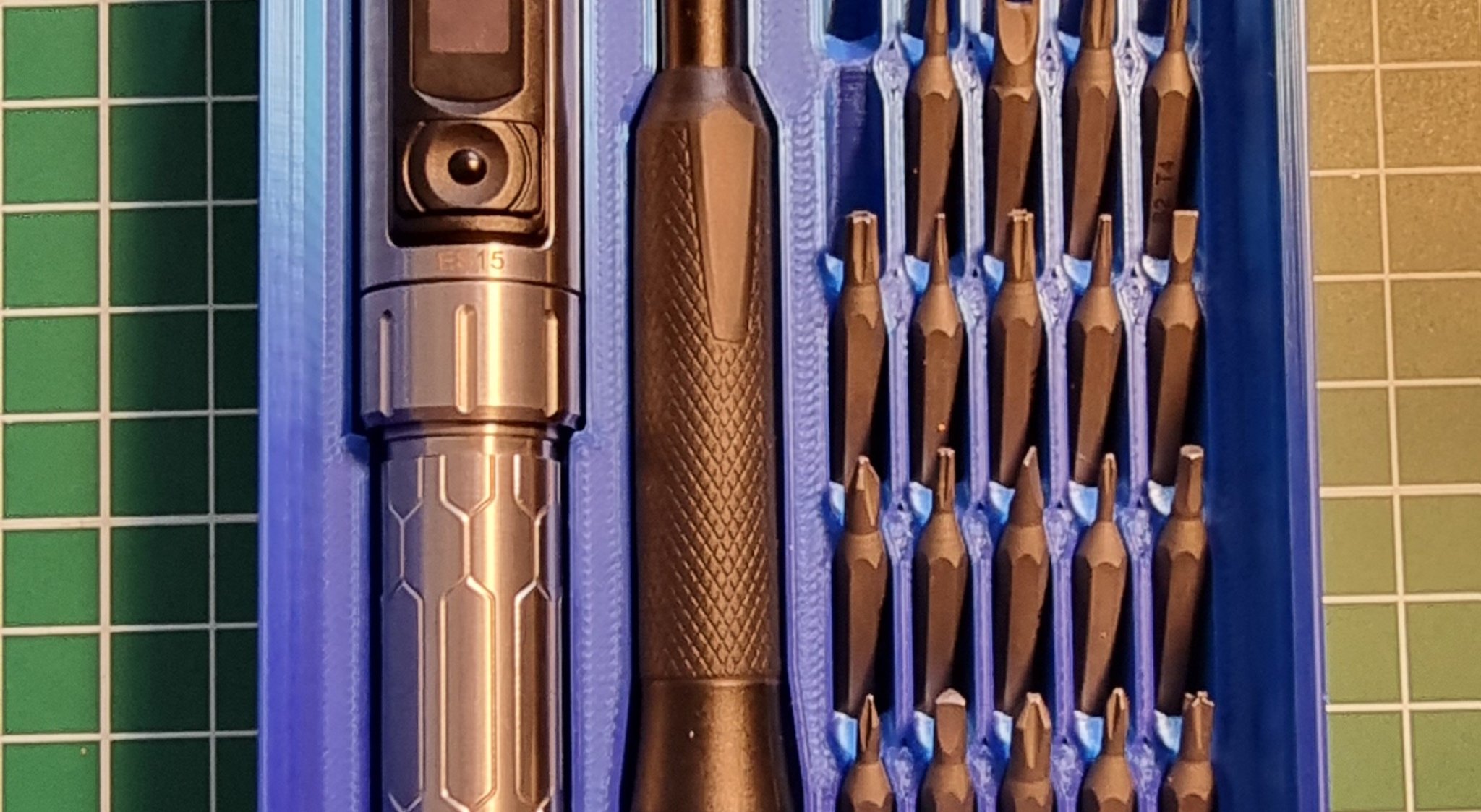 Giá đỡ dụng cụ vặn vít MiniWare ES15 và iFixit