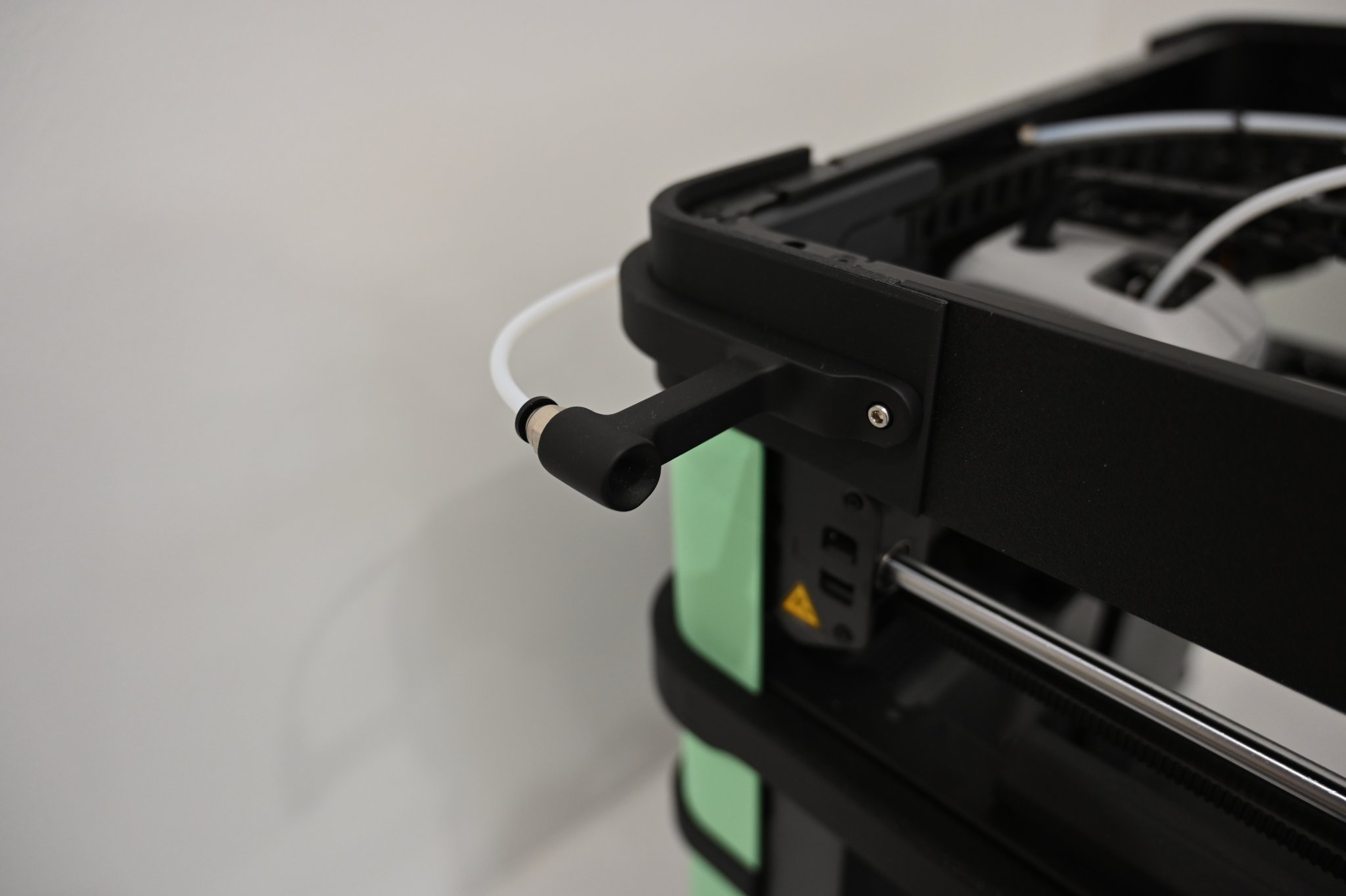 Giá đỡ cuộn dây gắn bên hông & dẫn hướng PTFE cho P1P - Hoàn thiện vẻ ngoài gọn gàng