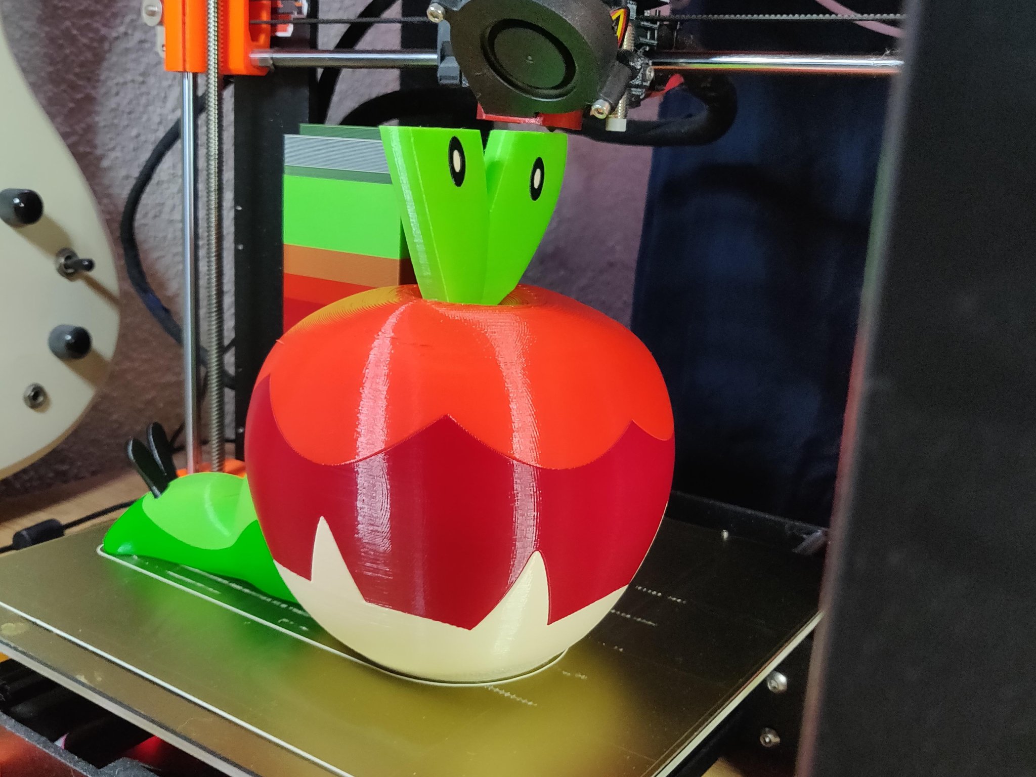 Applin - Pokémon rồng cỏ nhiều màu sắc