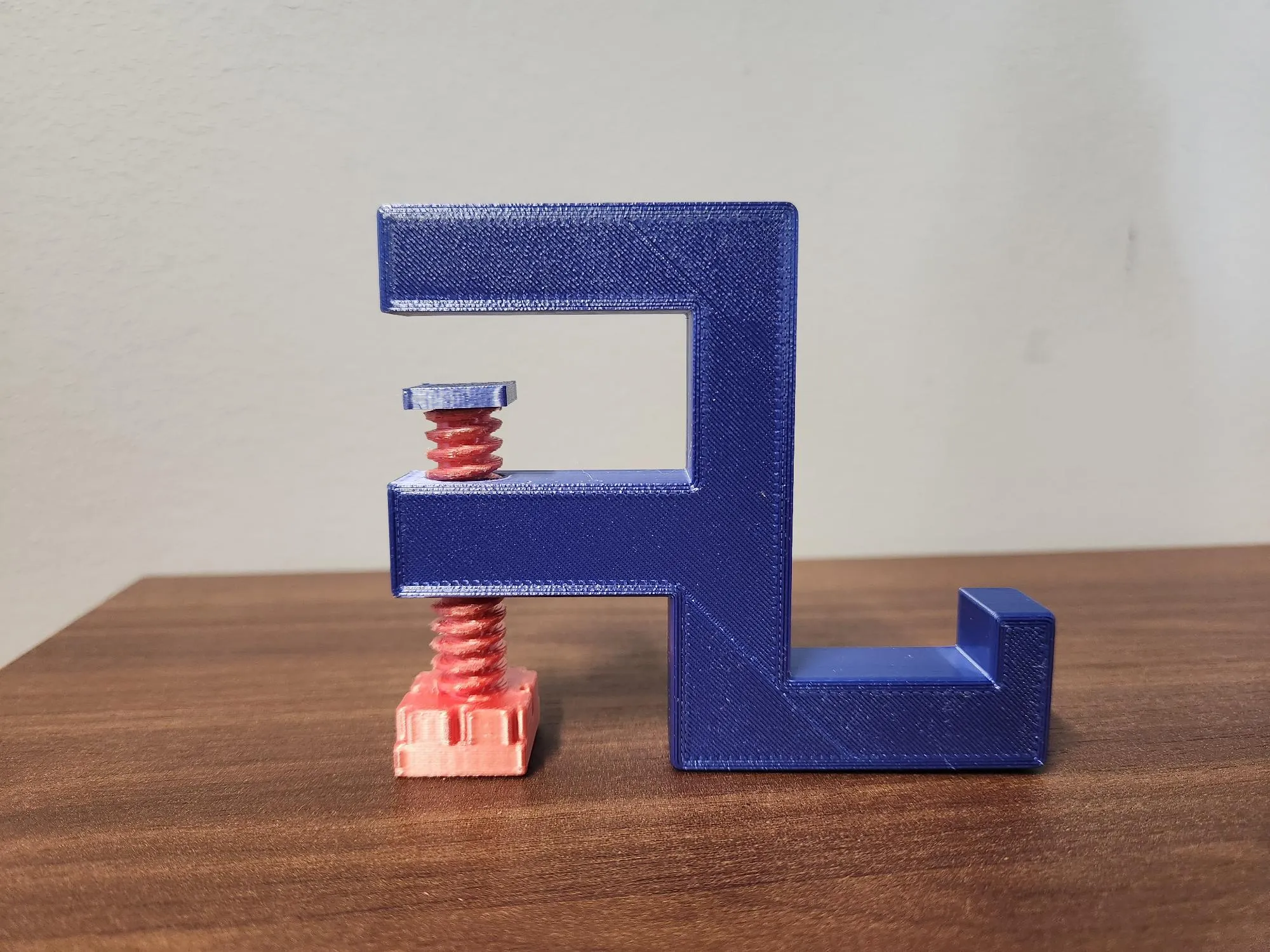 Giá đỡ tai nghe và ba lô cho máy in 3D