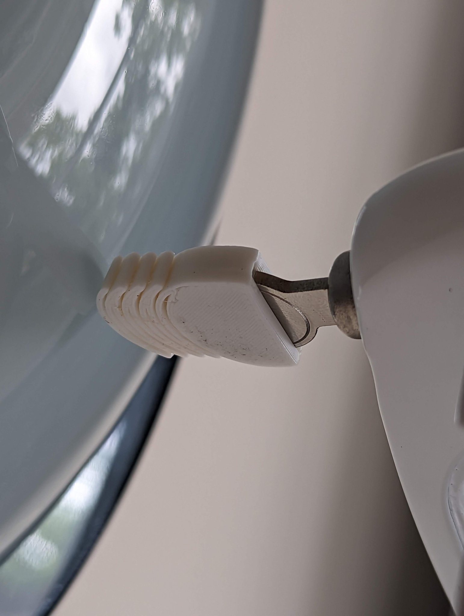 Nắp phím với lò xo giảm va chạm cho cửa sổ