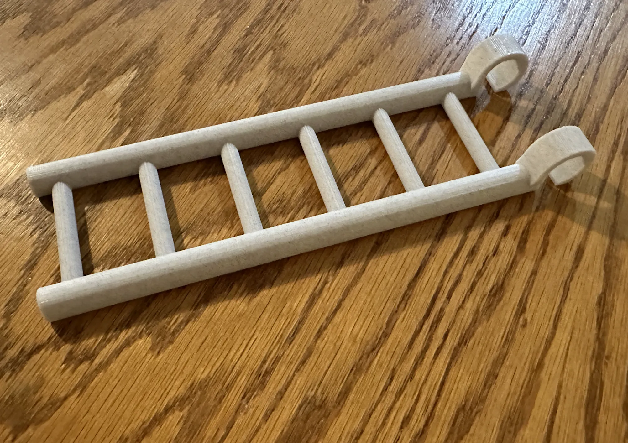 Thang leo cho chim vẹt giúp thư giãn trong lồng nuôi