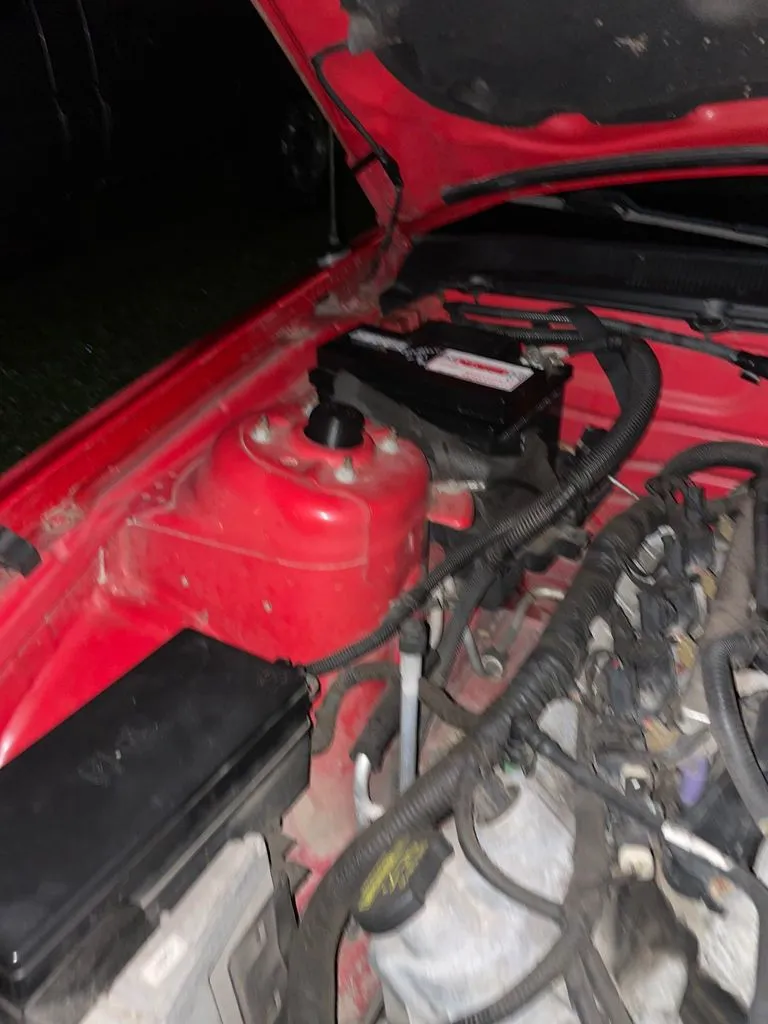 Nắp đậy trụ trước cho xe Mustang 2005 - 2009