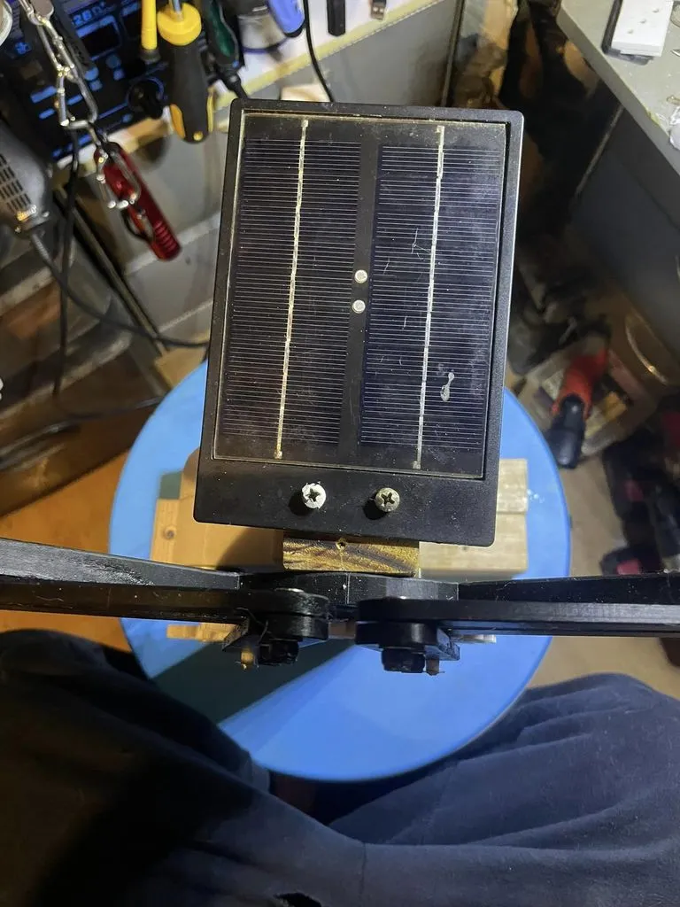 Bù nhìn bảo vệ vườn chống chim và hươu