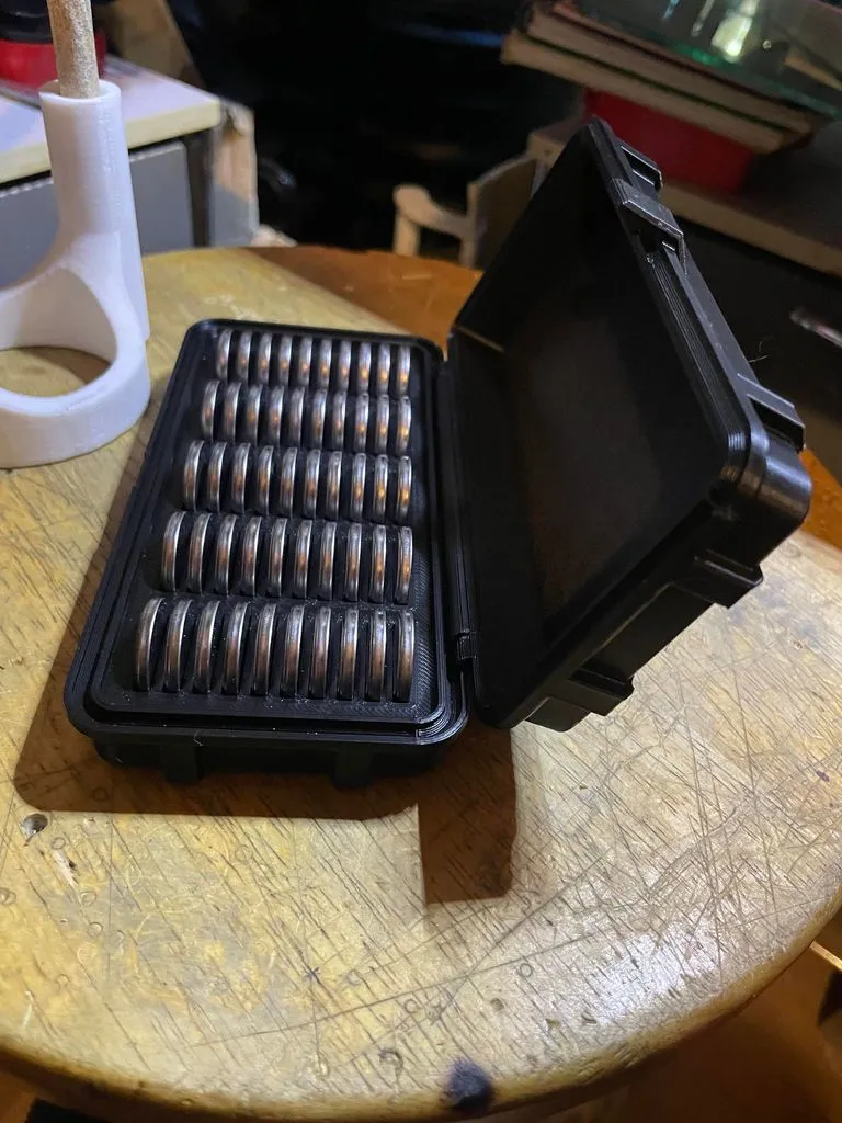 Hộp chứa pin CR2032 chắc chắn với khả năng lưu trữ 50 pin