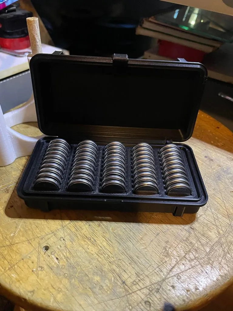 Hộp chứa pin CR2032 chắc chắn với khả năng lưu trữ 50 pin