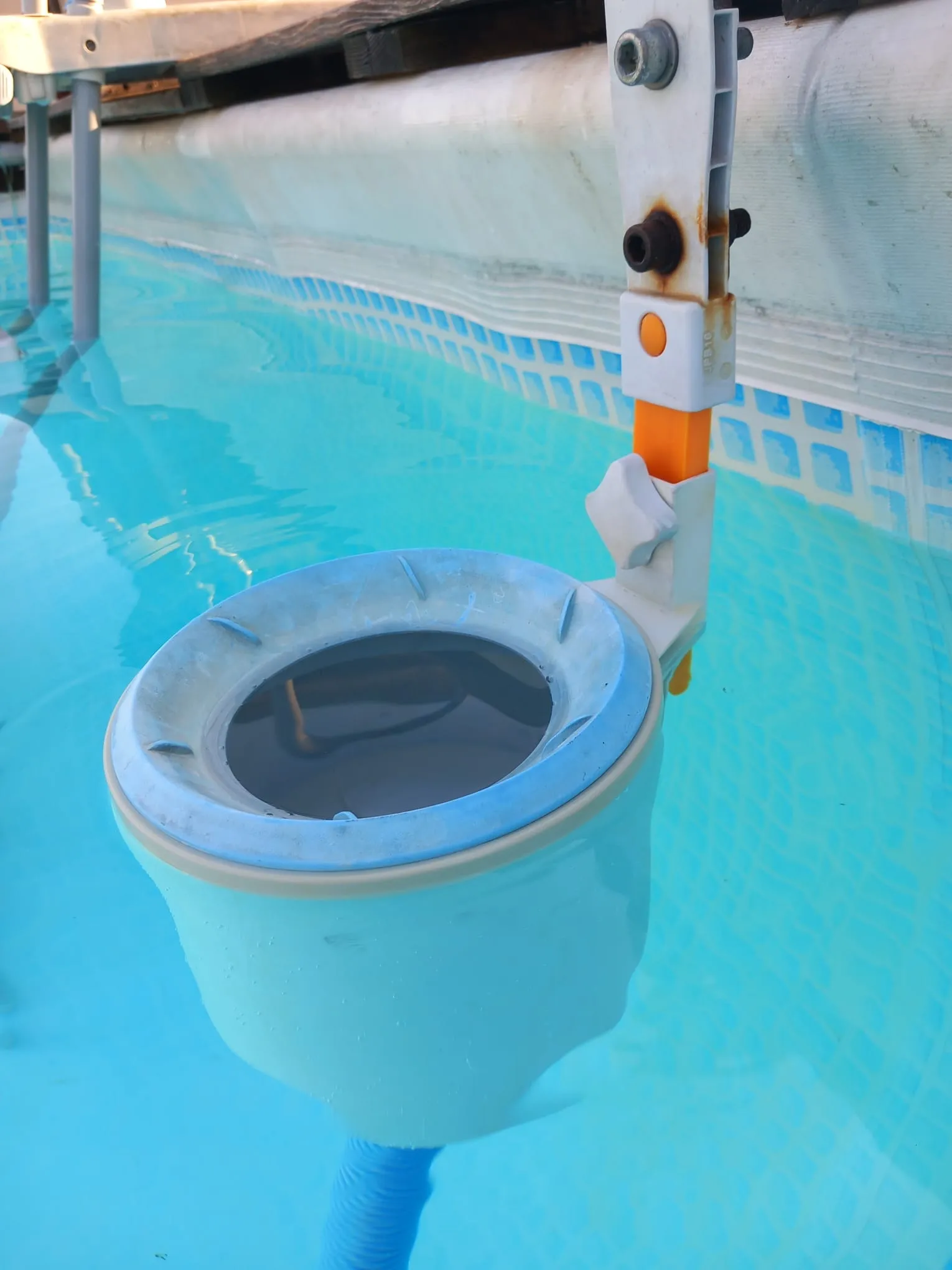 Giá treo skimmer INTEX 10522 cho bể bơi