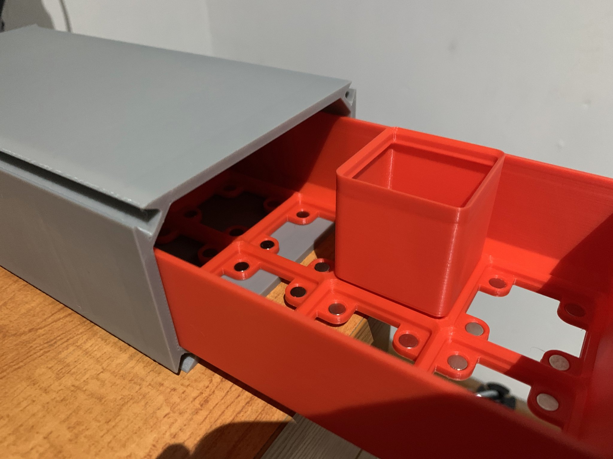 Ngăn kéo Gridfinity 2x5 không tay cầm với nam châm áp lực