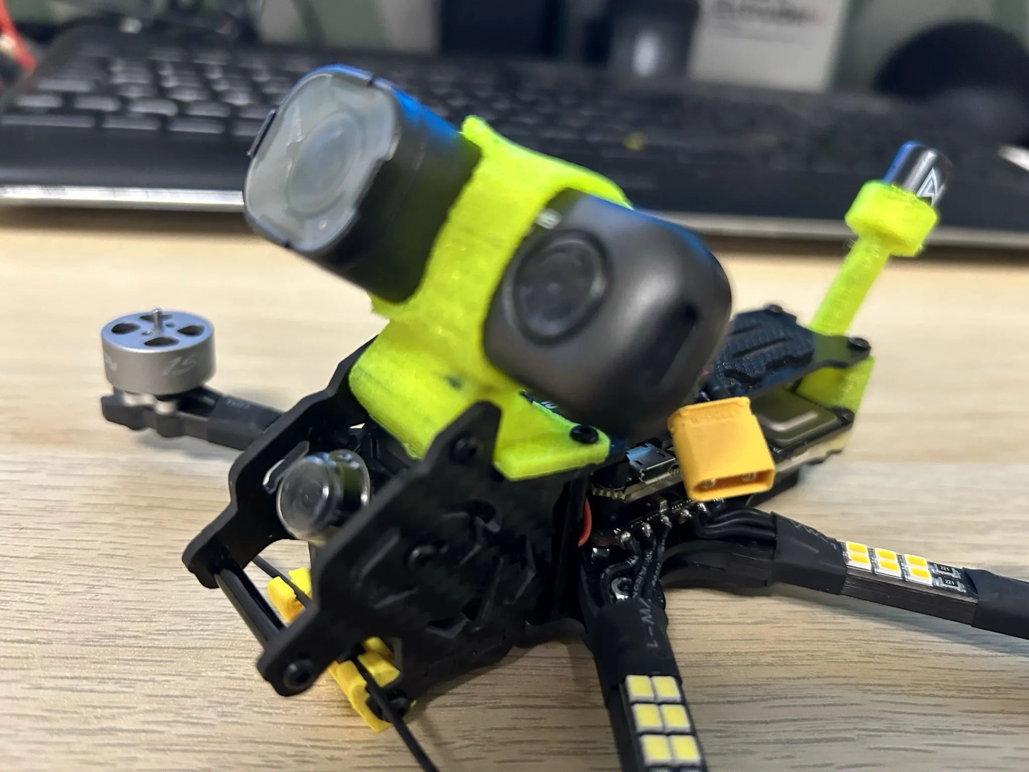 Giá đỡ Runcam Thumb Pro V2 cho Darwin FPV Baby Ape 2