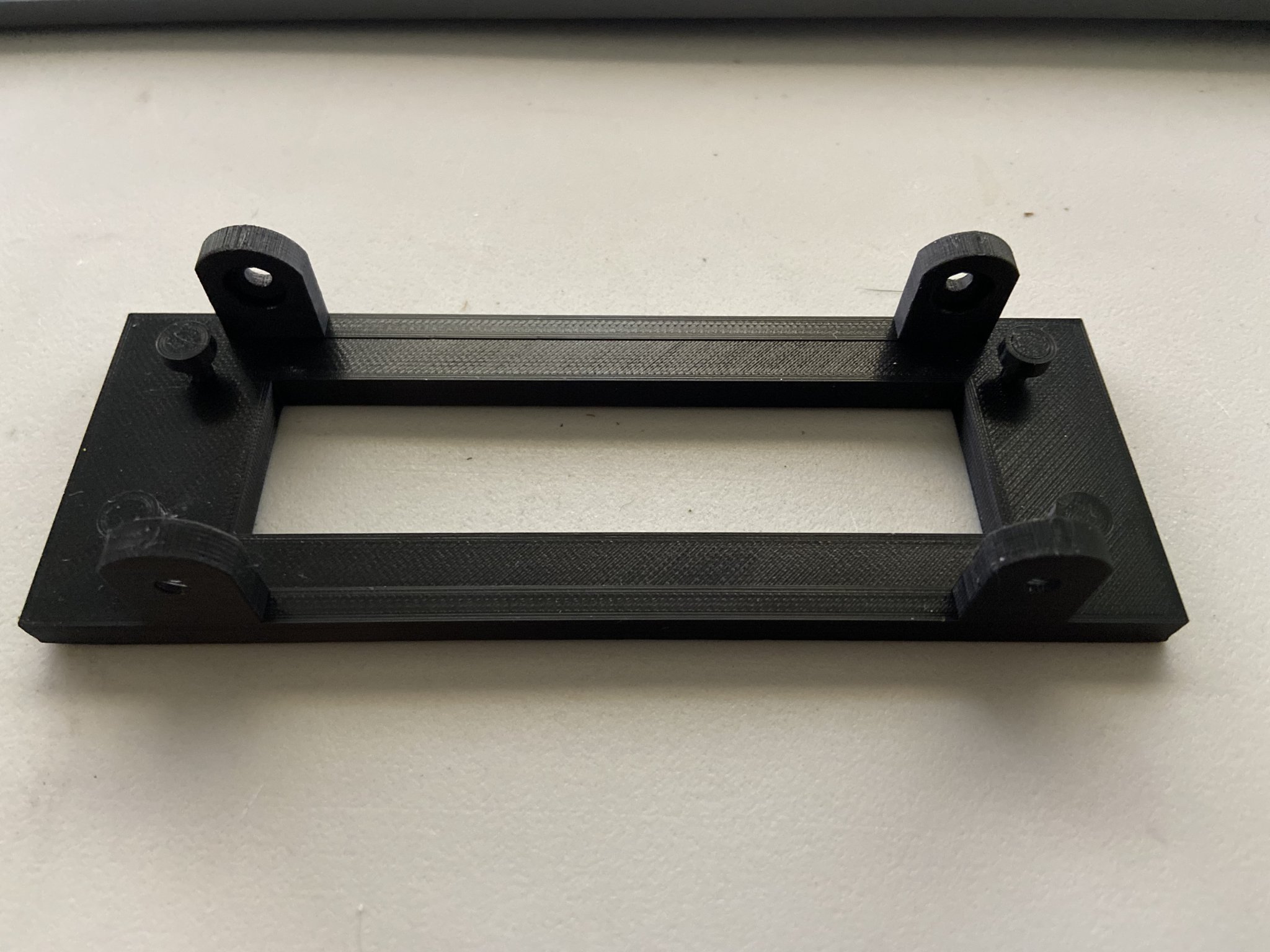 Giá đỡ lắp đặt ổ cắm điện 90° kiểu lỗ khóa