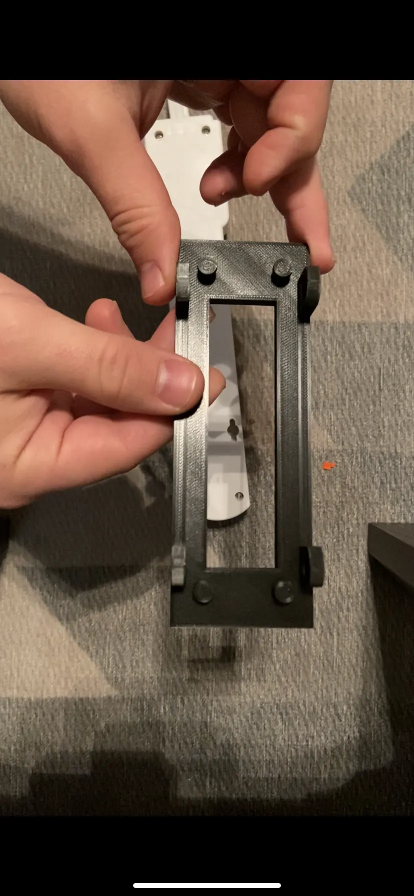 Giá đỡ lắp đặt ổ cắm điện 90° kiểu lỗ khóa