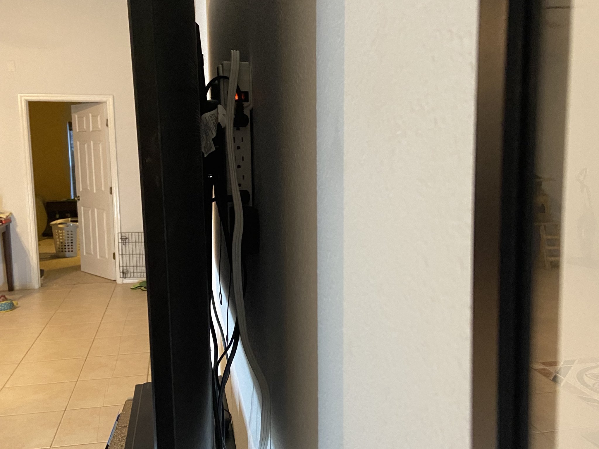 Giá đỡ lắp đặt ổ cắm điện 90° kiểu lỗ khóa