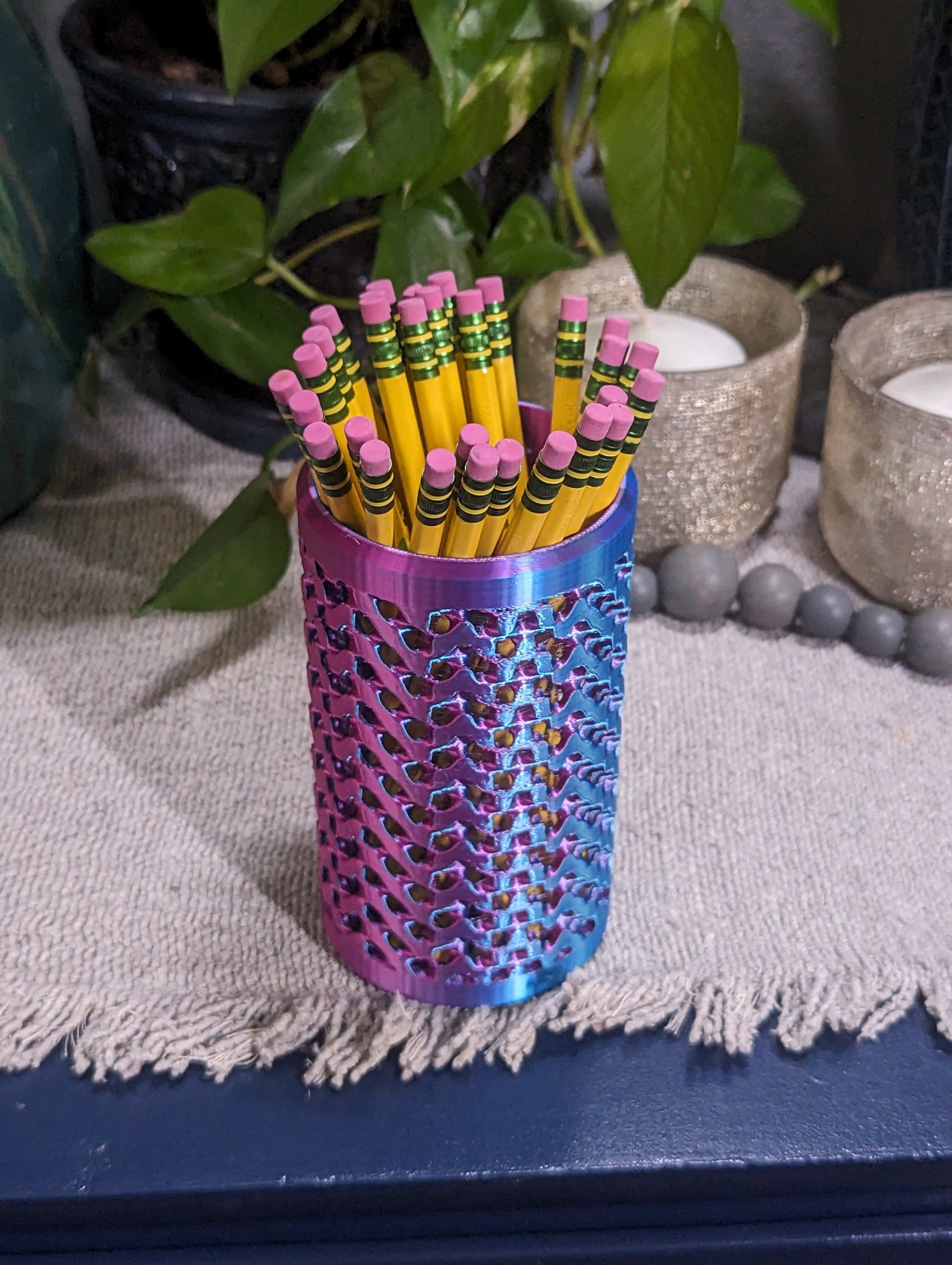 Cốc bút/vase phong cách độc đáo từ lưới Schwarz D