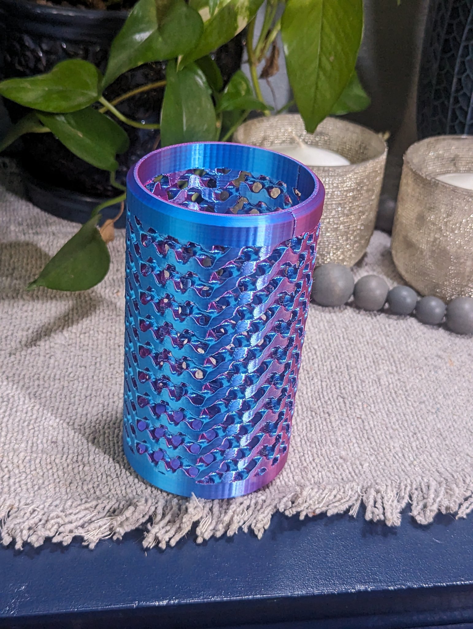 Cốc bút/vase phong cách độc đáo từ lưới Schwarz D