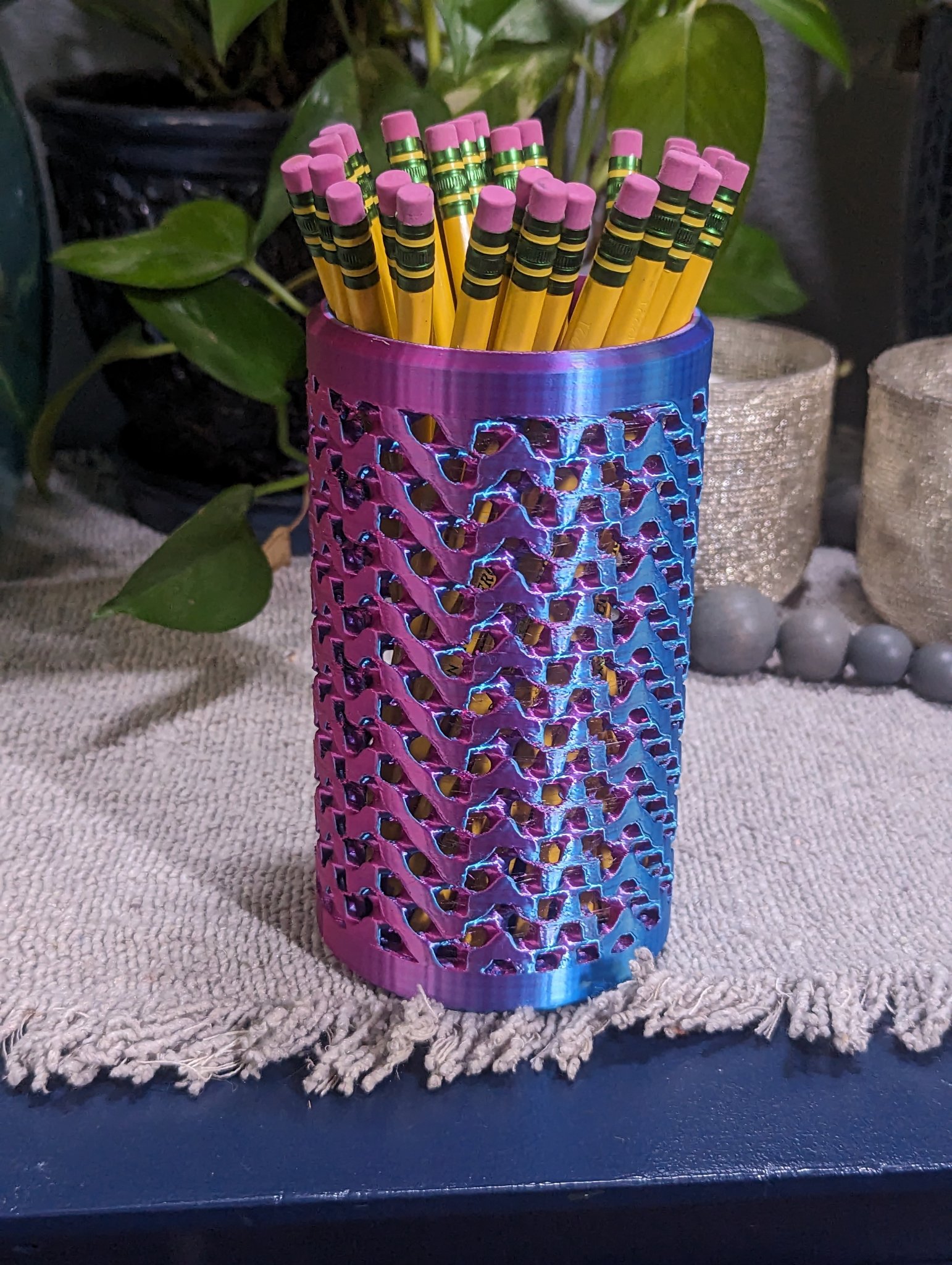 Cốc bút/vase phong cách độc đáo từ lưới Schwarz D