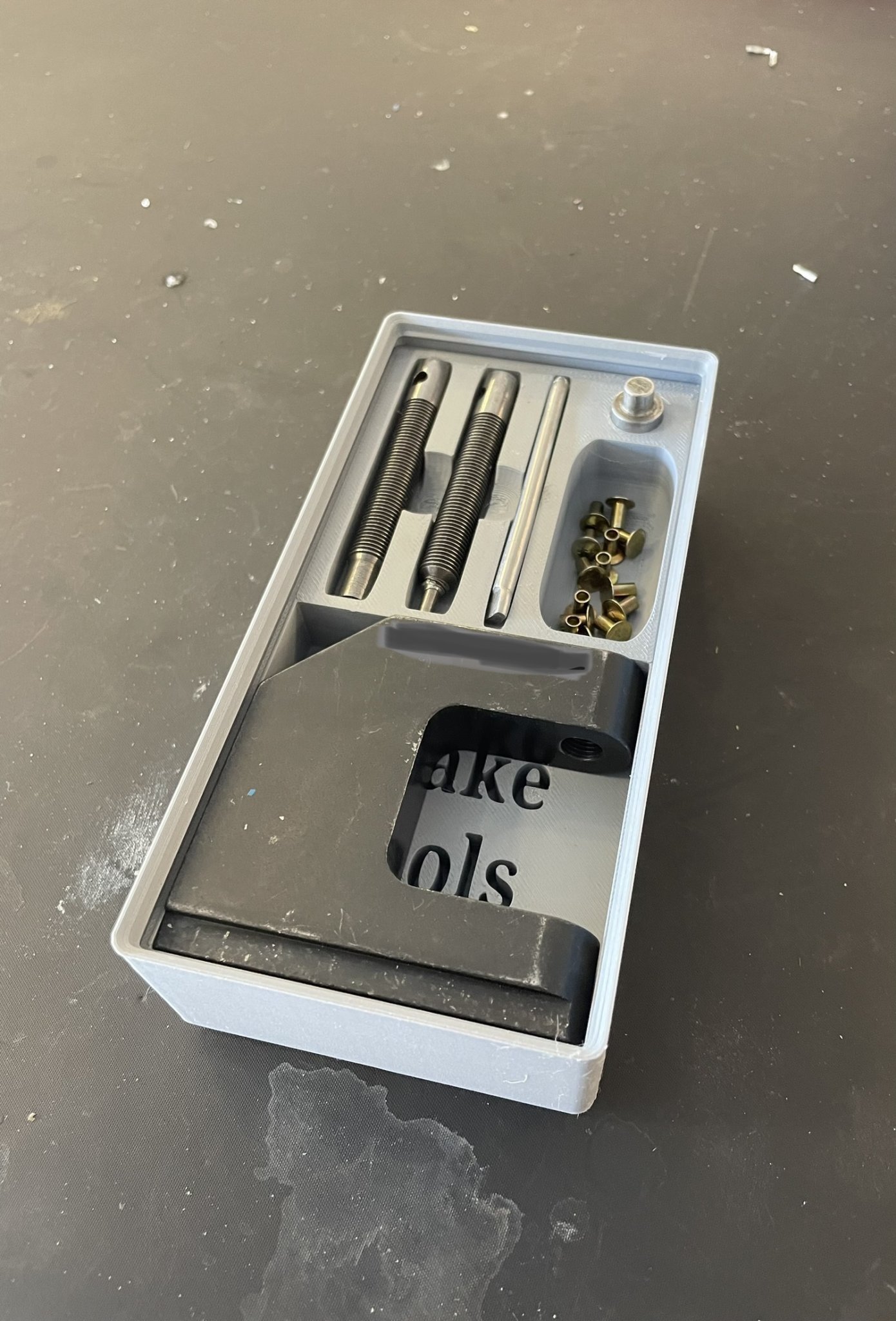 Khay đựng dụng cụ chốt phanh máy bay - Gridfinity!