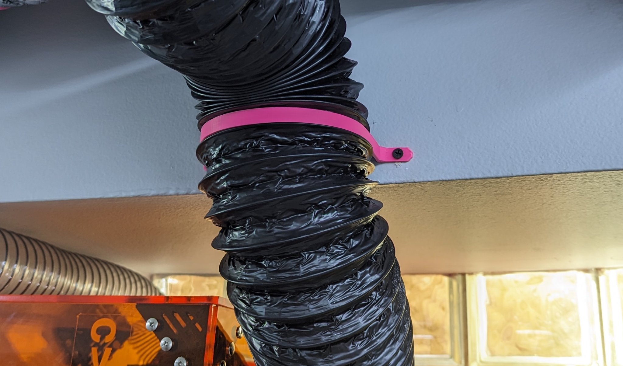 Giá đỡ ống dẫn 4 inch gắn tường hoặc trần