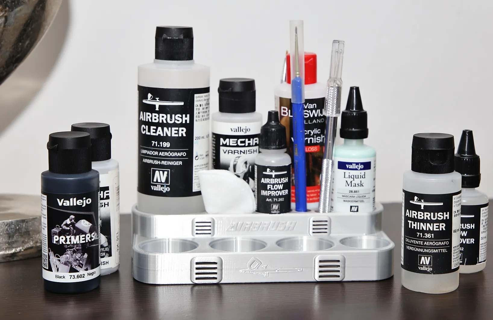 Sản phẩm phụ trợ cho Airbrush Vallejo