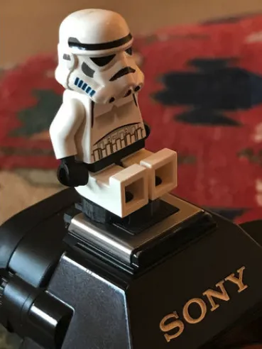 Nắp đậy hot shoe cho máy ảnh hình Lego Minifig