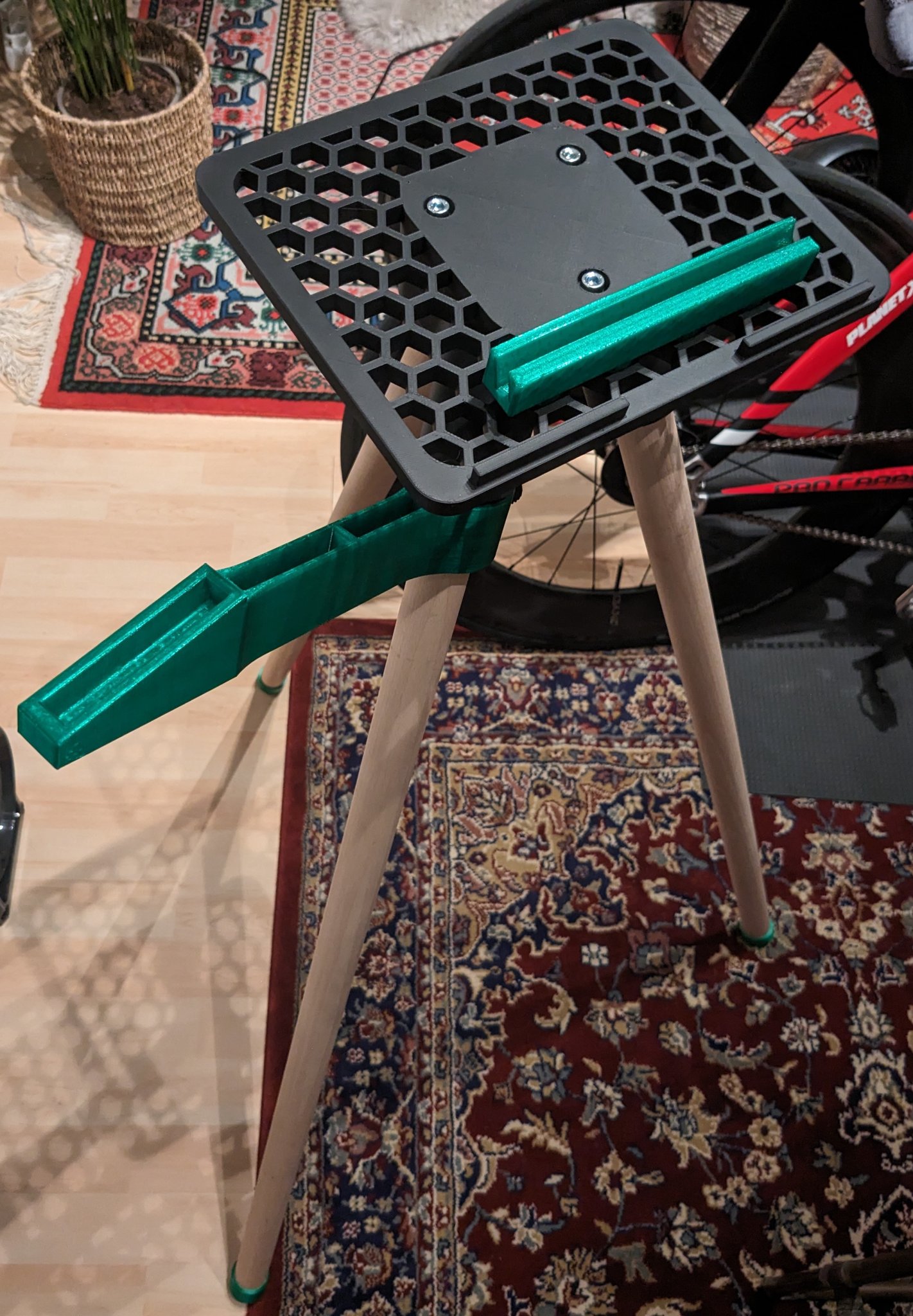 Bàn Zwift cho iPad và điện thoại thông minh lớn