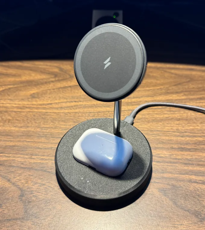 Bộ điều chỉnh căn chỉnh đế sạc Anker PowerWave cho AirPods Pro