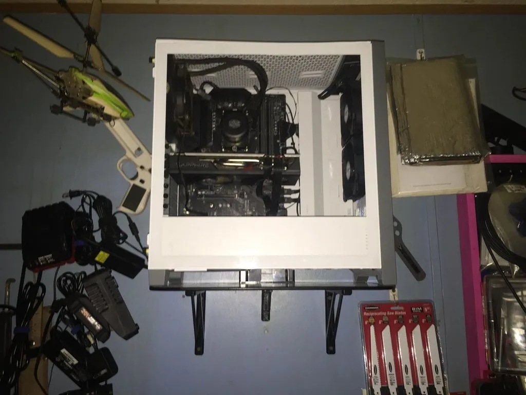 Giá đỡ kính cho máy tính để bàn thêm không gian làm việc