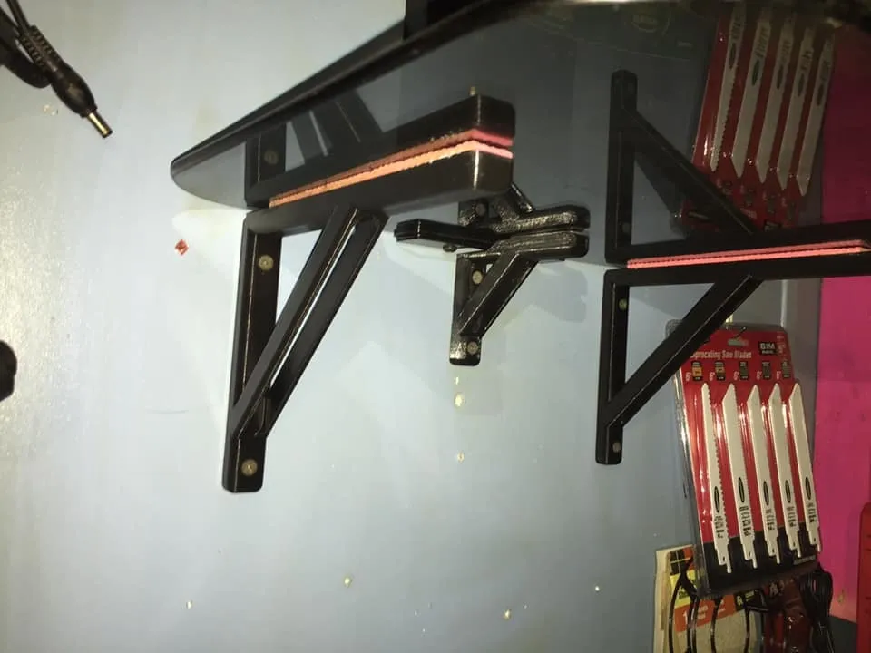 Giá đỡ kính cho máy tính để bàn thêm không gian làm việc