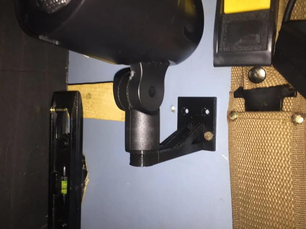 Đèn LED năng lượng mặt trời gắn tường cho cảnh quan Mainstays