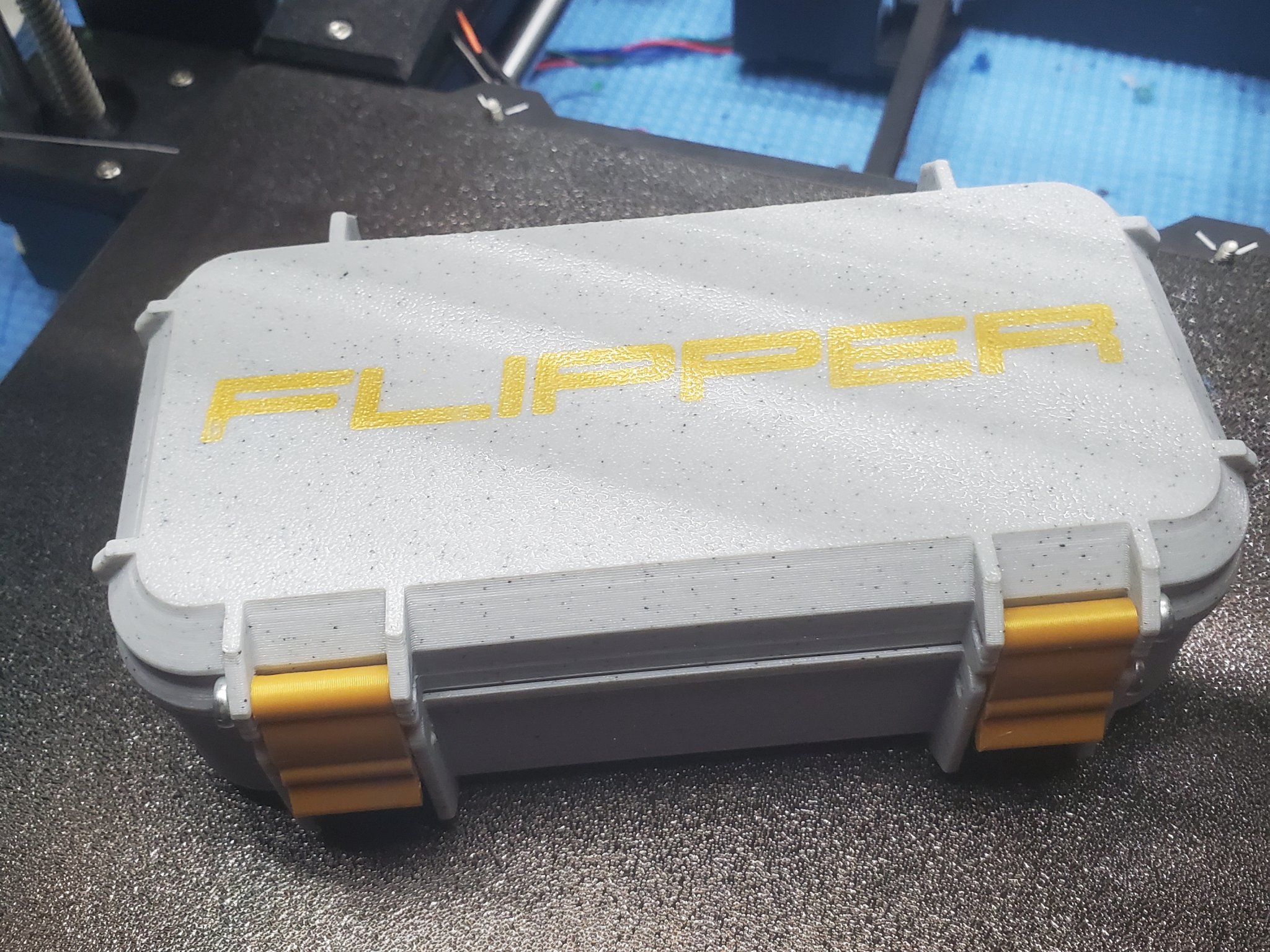 Vỏ bảo vệ Flipper Zero với ốc vít 4mm và khe cắm thẻ SD