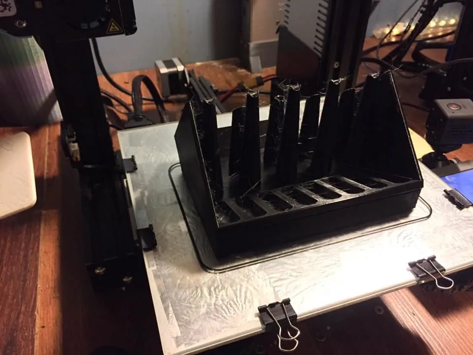 Giá đỡ dụng cụ cầm tay cho tua vít và kìm