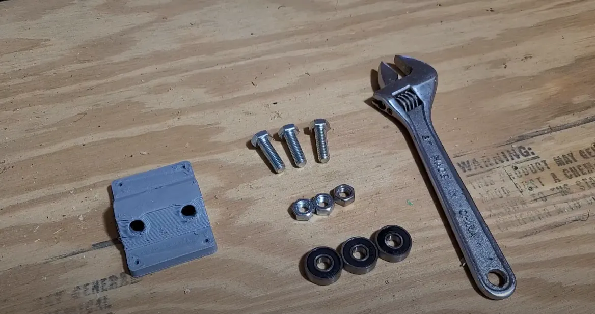 Giá đỡ cưa băng in 3D cho xưởng làm đồ thủ công