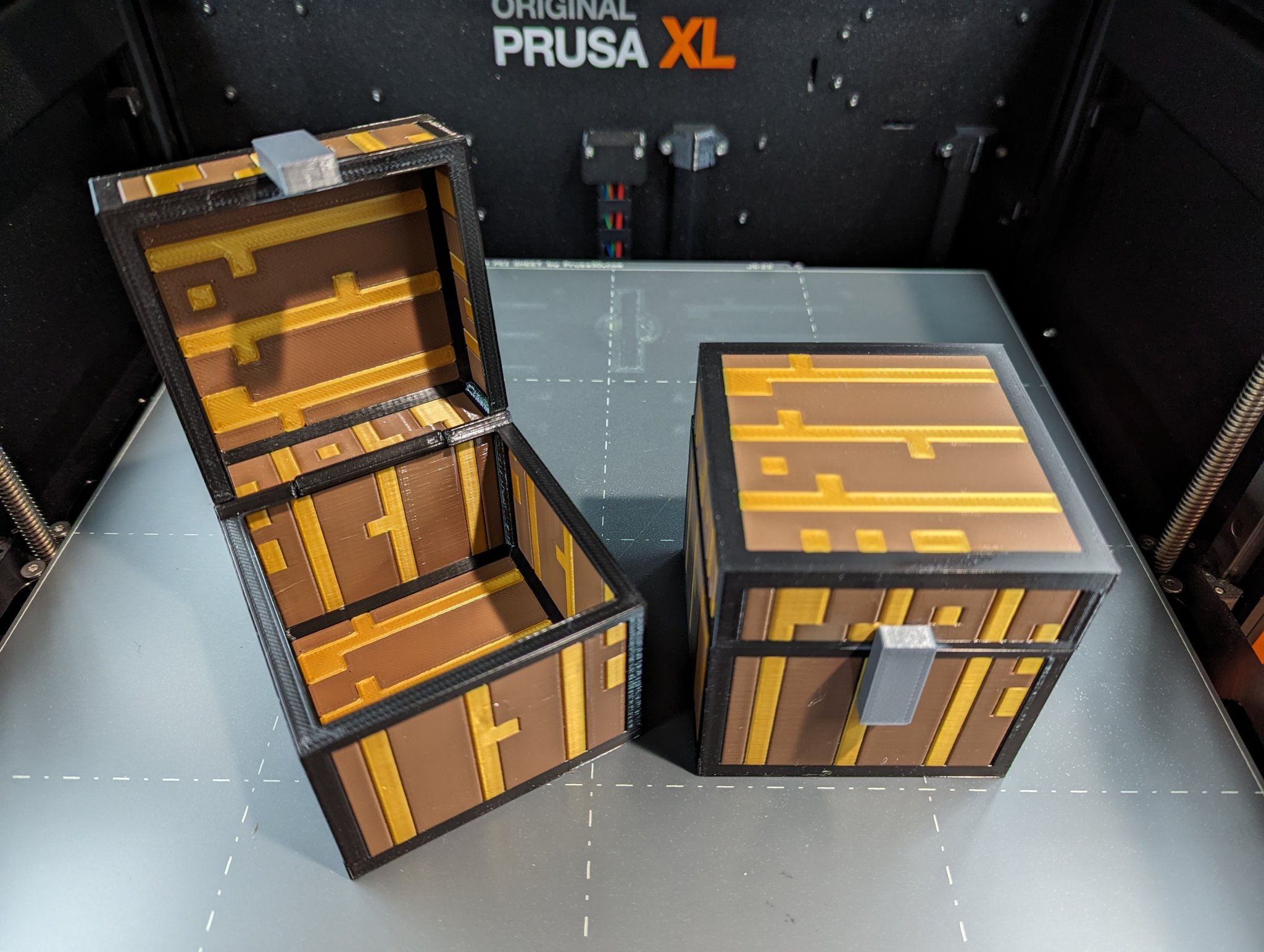 Hòm kho báu đa màu sắc trong Minecraft