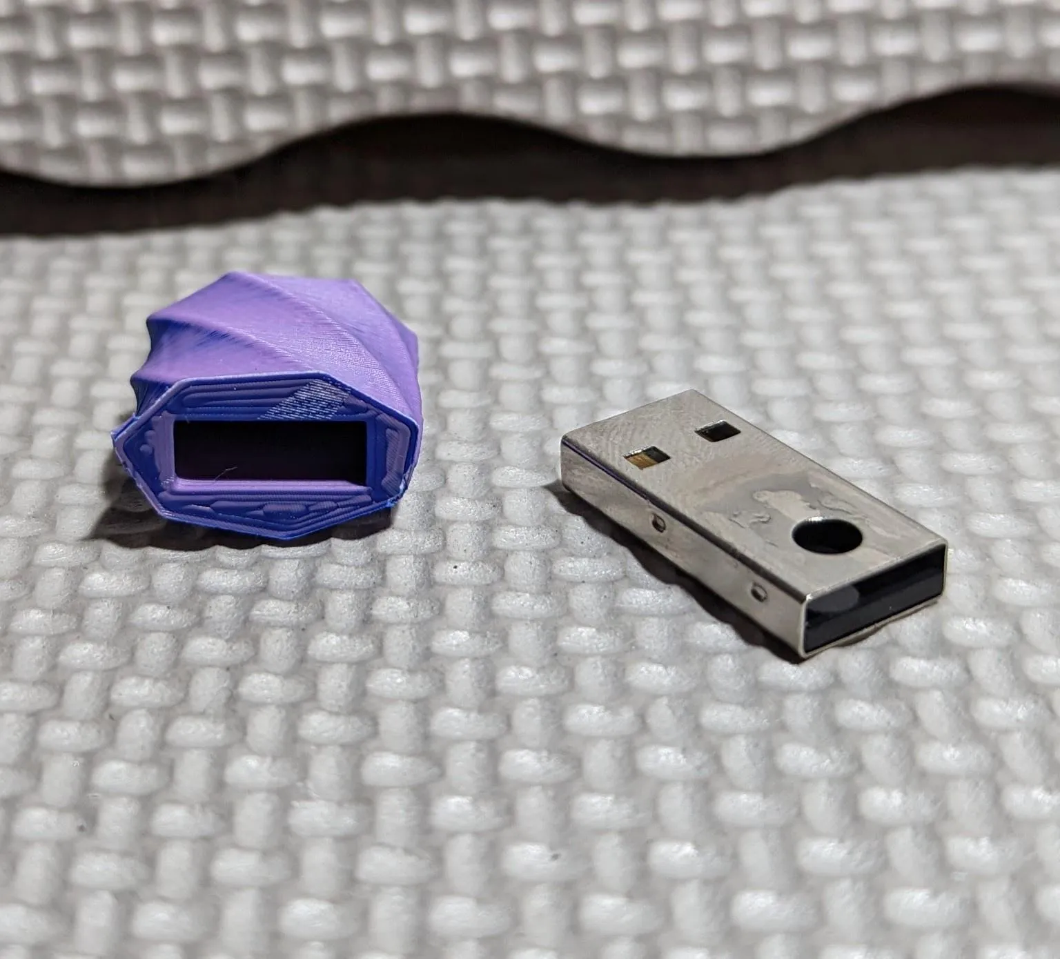 Vỏ bọc cho USB Flash Drive với thiết kế tiện lợi