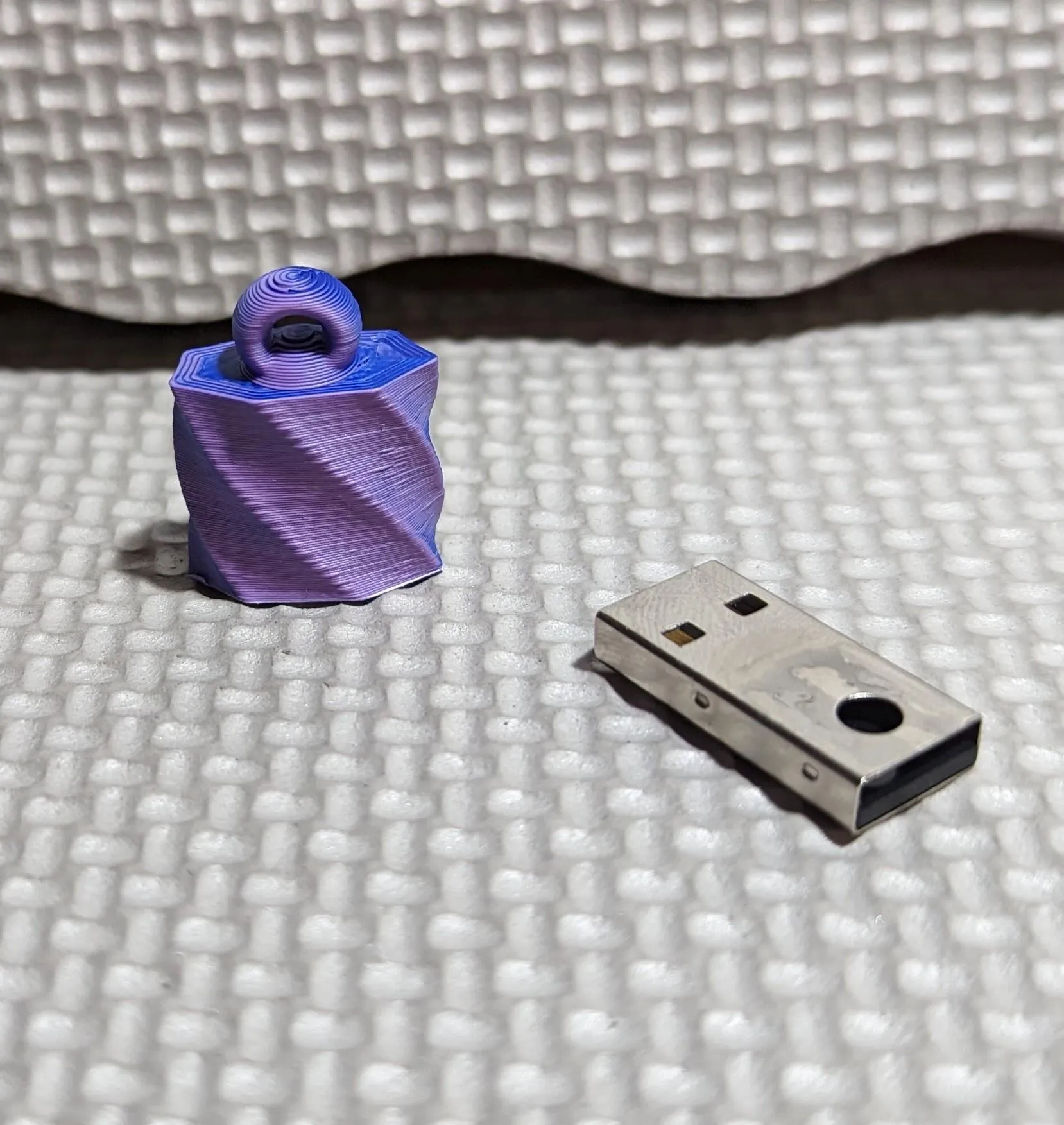 Vỏ bọc cho USB Flash Drive với thiết kế tiện lợi