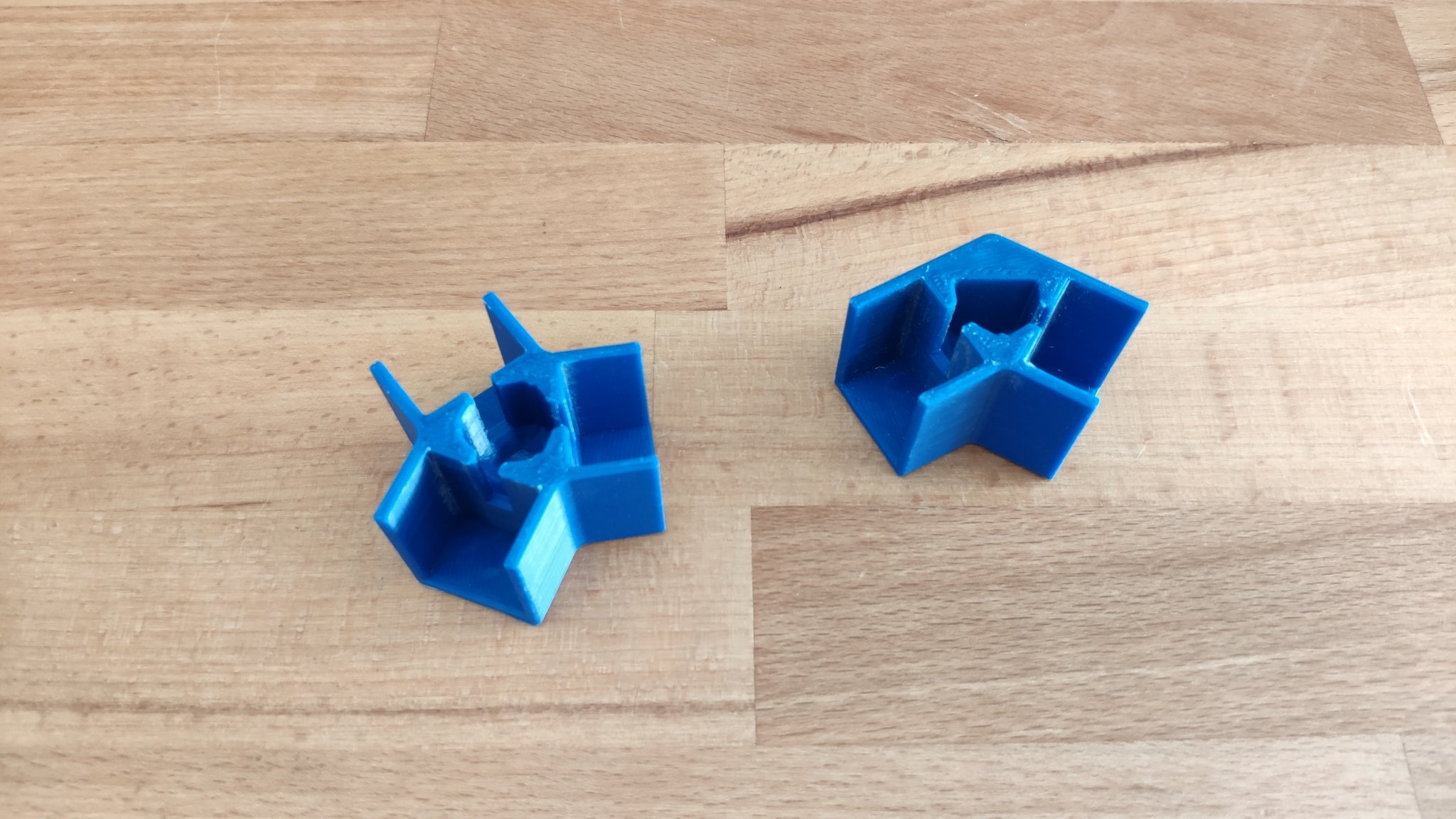 Hệ thống kệ hình lục giác bằng gỗ và kết nối in 3D